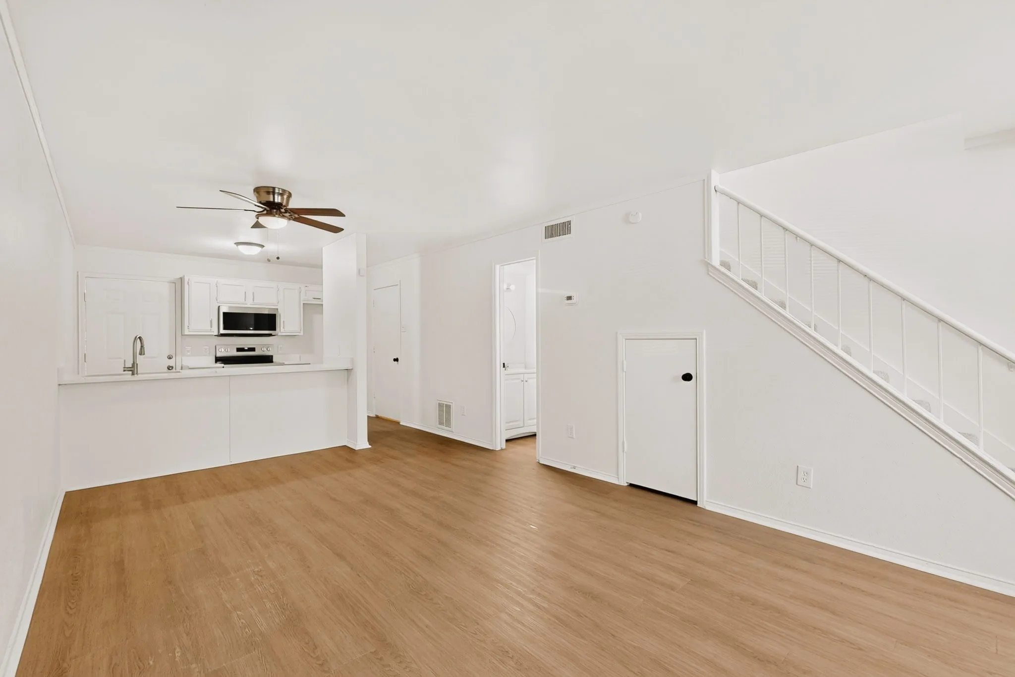 Duplex For Sale in Dallas County , 130-132 Graystone Place, Duncanville, Texas 75137, 4 Bedroom, 4 Bathroom, Garage spaces, 0 Sqft, built in 1982, mls#21387355, Real Estate Agent in Duncanville, Homes For Sale in Dallas county, Homes For Sale in Duncanville, Realtor in Duncanville Texas, Real Estate Brokerage Independent Realty Texas, Luminita Cordes Realtor