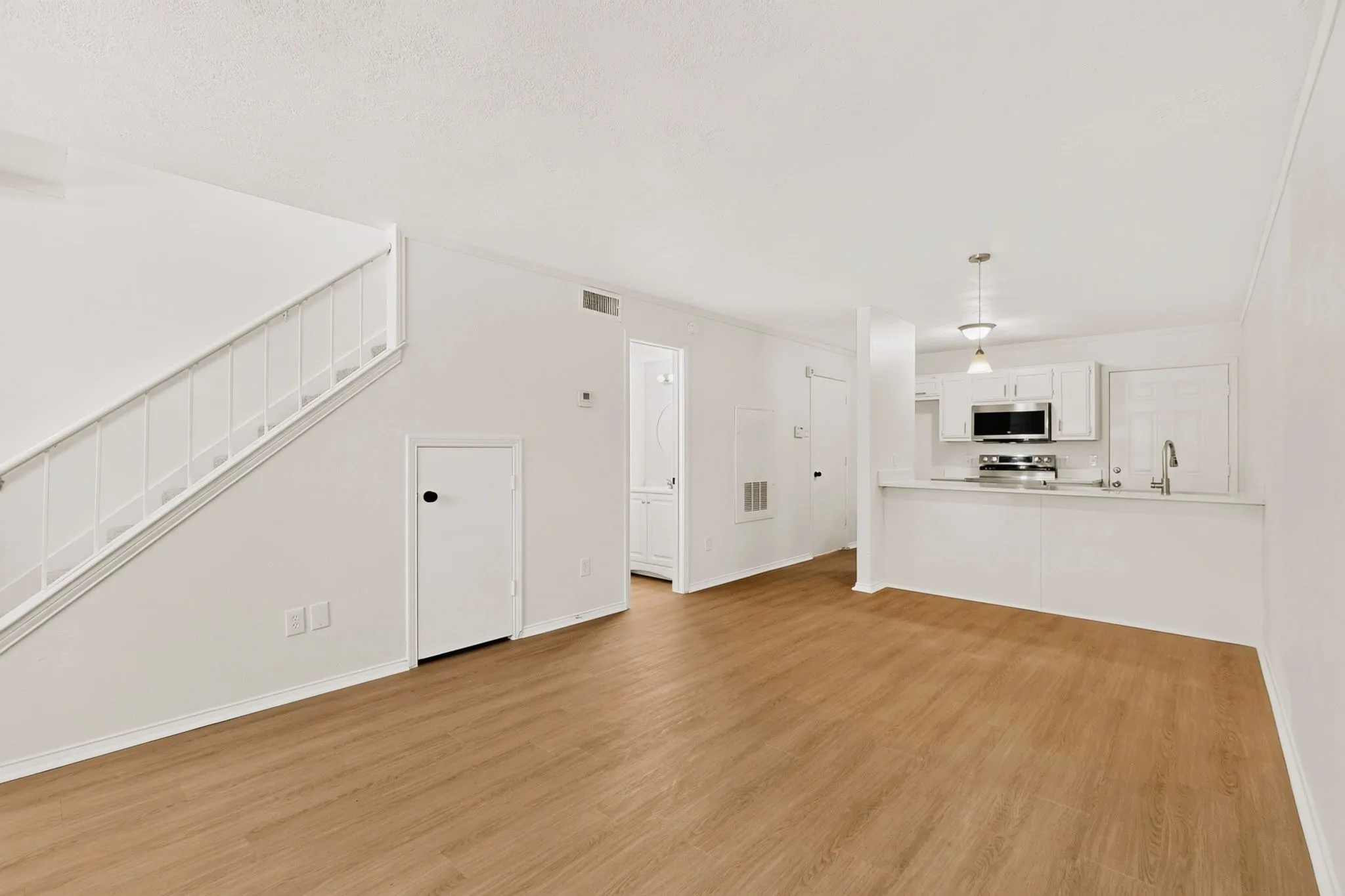 Duplex For Sale in Dallas County , 130-132 Graystone Place, Duncanville, Texas 75137, 4 Bedroom, 4 Bathroom, Garage spaces, 0 Sqft, built in 1982, mls#21387355, Real Estate Agent in Duncanville, Homes For Sale in Dallas county, Homes For Sale in Duncanville, Realtor in Duncanville Texas, Real Estate Brokerage Independent Realty Texas, Luminita Cordes Realtor