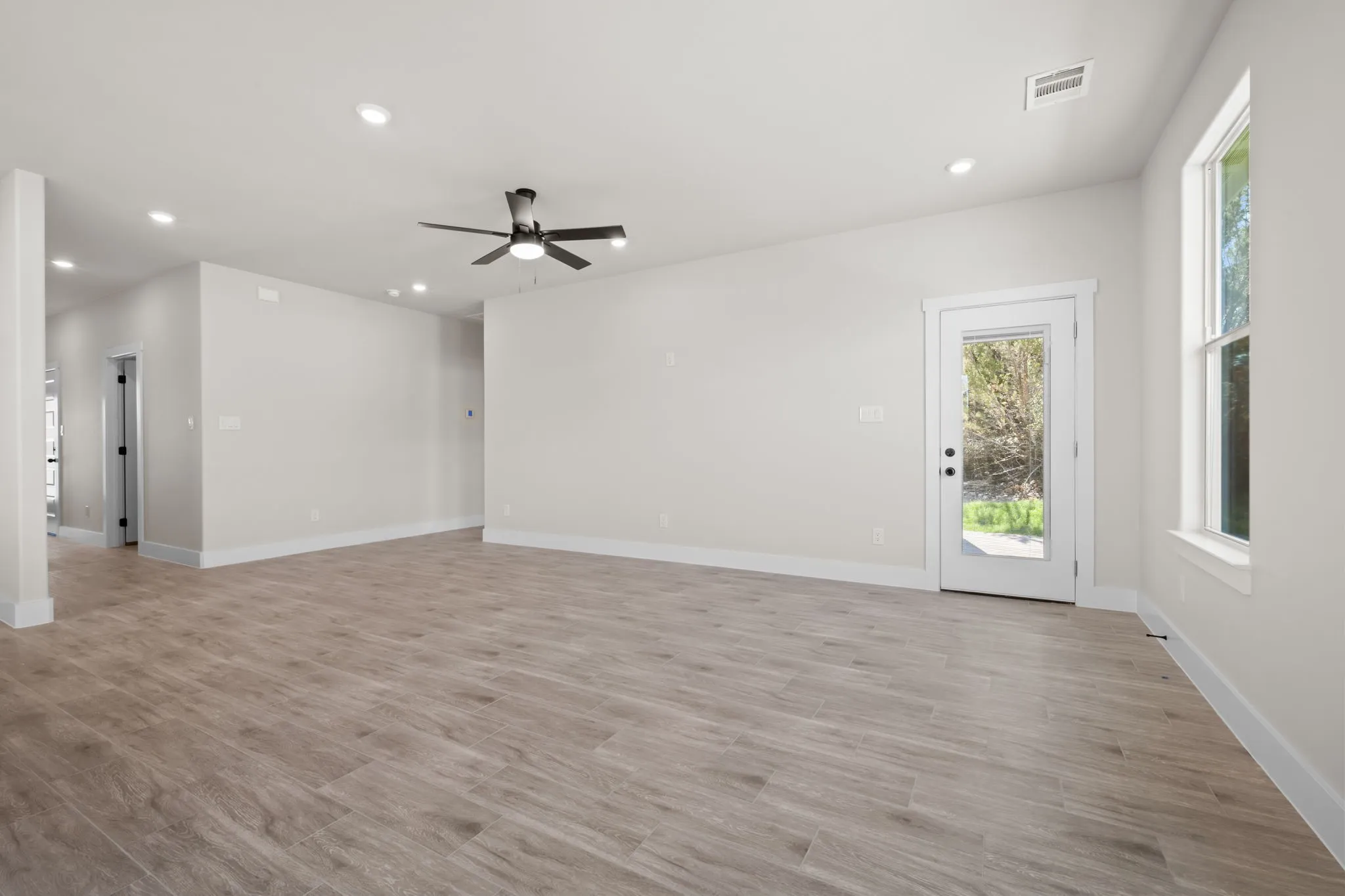 Single Family Residence For Sale in Hood County , 5514 Van Horn Drive, Granbury, Texas 76048, 3 Bedroom, 2 Bathroom, 2 Garage spaces, 1,490 Sqft, built in 2026, mls#21389851, Real Estate Agent in Granbury, Homes For Sale in Hood county, Homes For Sale in Granbury, Realtor in Granbury Texas, Real Estate Brokerage Independent Realty Texas, Luminita Cordes Realtor