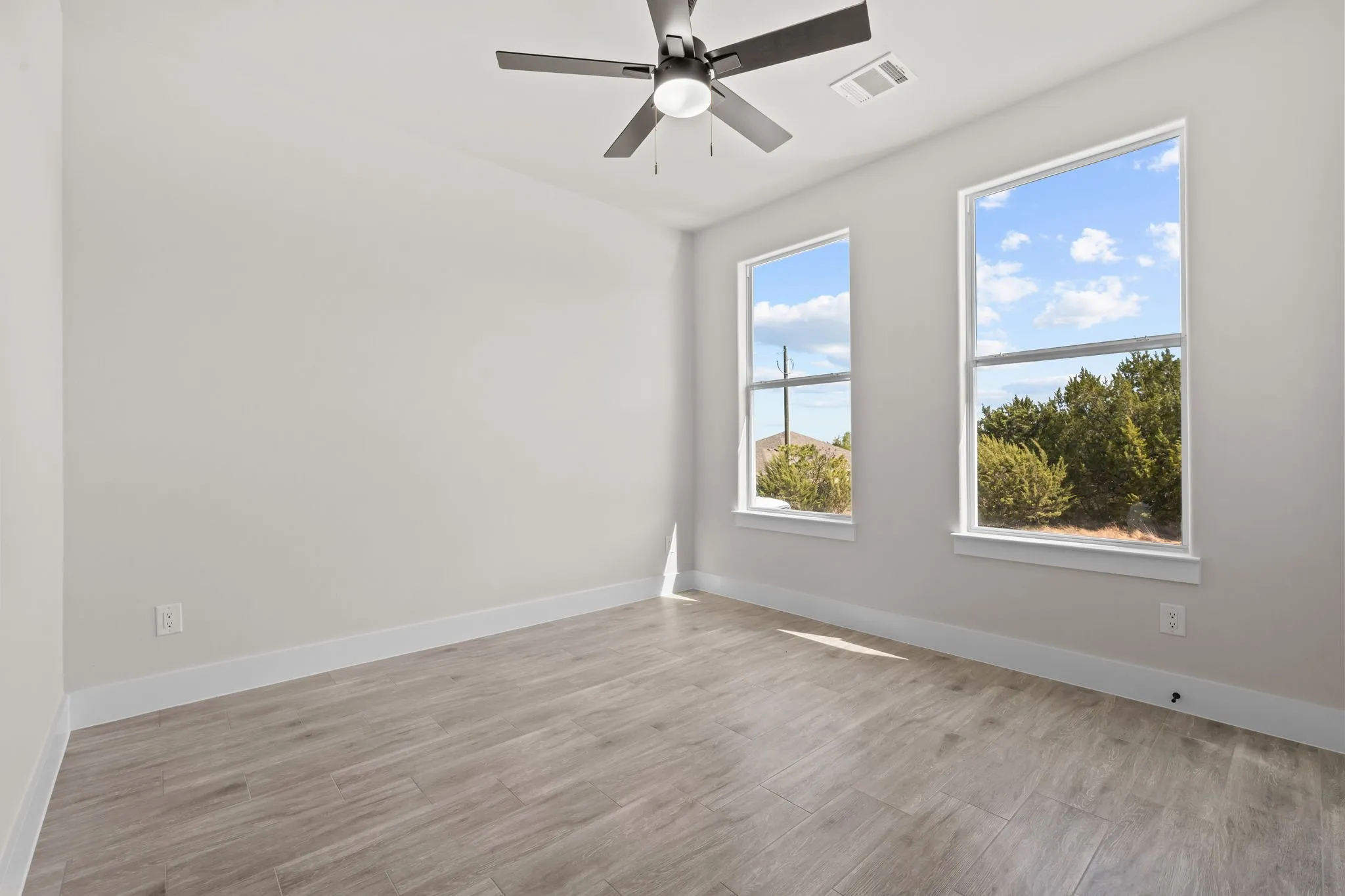 Single Family Residence For Sale in Hood County , 5514 Van Horn Drive, Granbury, Texas 76048, 3 Bedroom, 2 Bathroom, 2 Garage spaces, 1,490 Sqft, built in 2026, mls#21389851, Real Estate Agent in Granbury, Homes For Sale in Hood county, Homes For Sale in Granbury, Realtor in Granbury Texas, Real Estate Brokerage Independent Realty Texas, Luminita Cordes Realtor