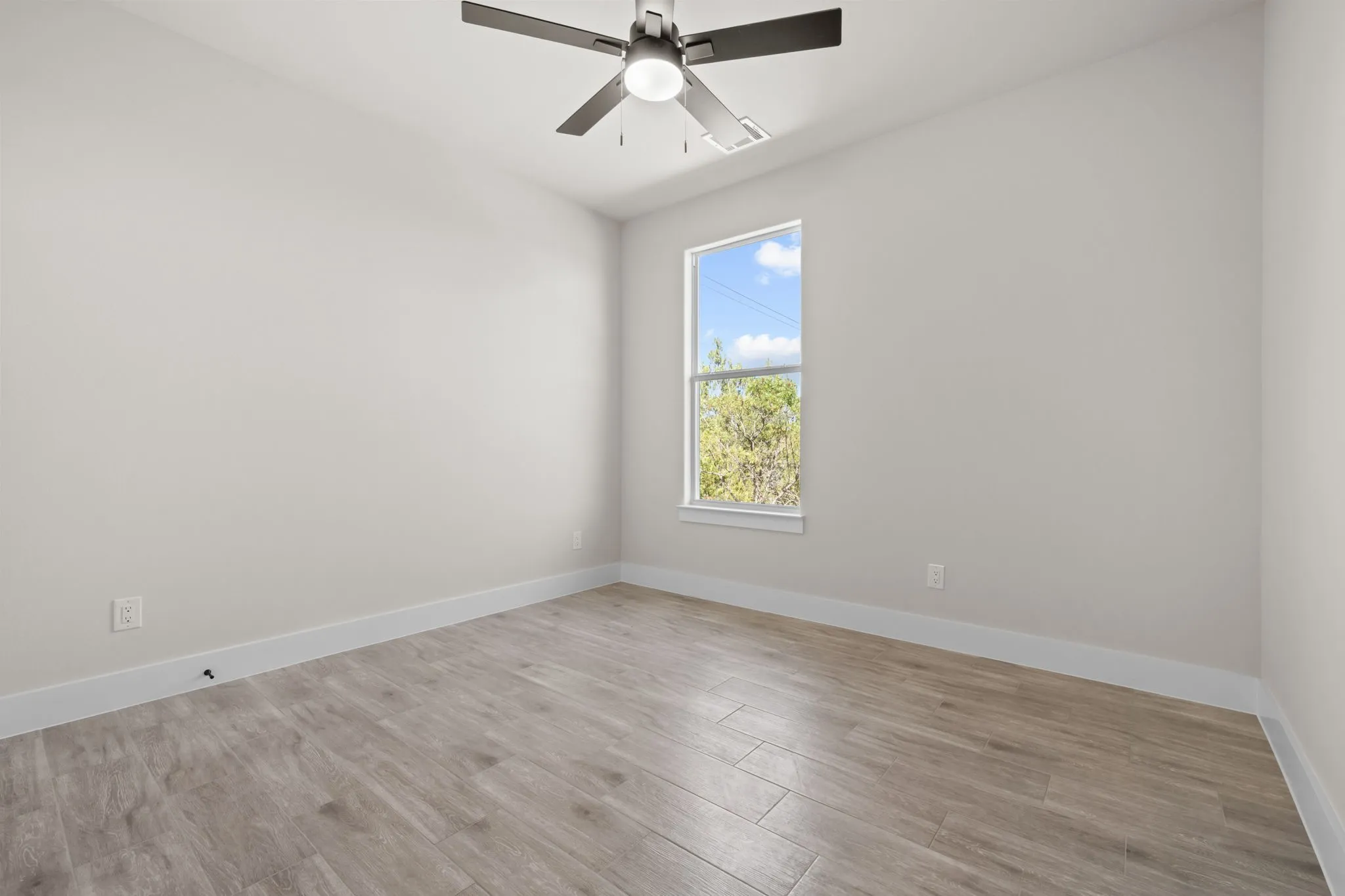 Single Family Residence For Sale in Hood County , 5514 Van Horn Drive, Granbury, Texas 76048, 3 Bedroom, 2 Bathroom, 2 Garage spaces, 1,490 Sqft, built in 2026, mls#21389851, Real Estate Agent in Granbury, Homes For Sale in Hood county, Homes For Sale in Granbury, Realtor in Granbury Texas, Real Estate Brokerage Independent Realty Texas, Luminita Cordes Realtor