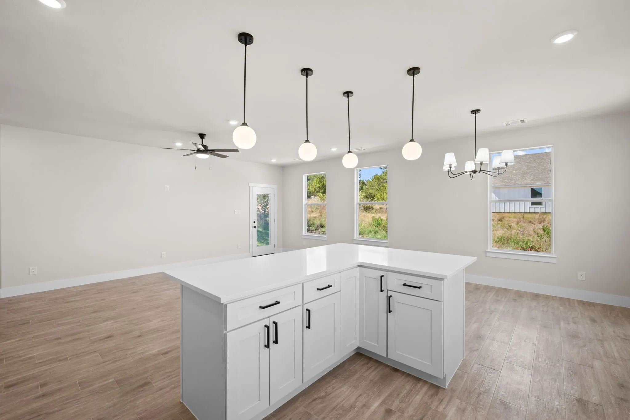 Single Family Residence For Sale in Hood County , 5514 Van Horn Drive, Granbury, Texas 76048, 3 Bedroom, 2 Bathroom, 2 Garage spaces, 1,490 Sqft, built in 2026, mls#21389851, Real Estate Agent in Granbury, Homes For Sale in Hood county, Homes For Sale in Granbury, Realtor in Granbury Texas, Real Estate Brokerage Independent Realty Texas, Luminita Cordes Realtor