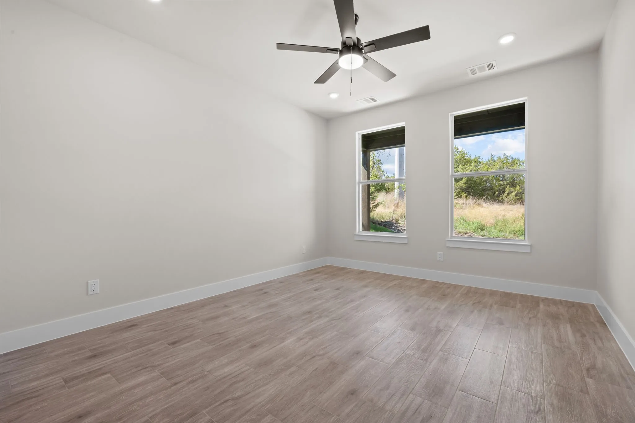 Single Family Residence For Sale in Hood County , 5514 Van Horn Drive, Granbury, Texas 76048, 3 Bedroom, 2 Bathroom, 2 Garage spaces, 1,490 Sqft, built in 2026, mls#21389851, Real Estate Agent in Granbury, Homes For Sale in Hood county, Homes For Sale in Granbury, Realtor in Granbury Texas, Real Estate Brokerage Independent Realty Texas, Luminita Cordes Realtor