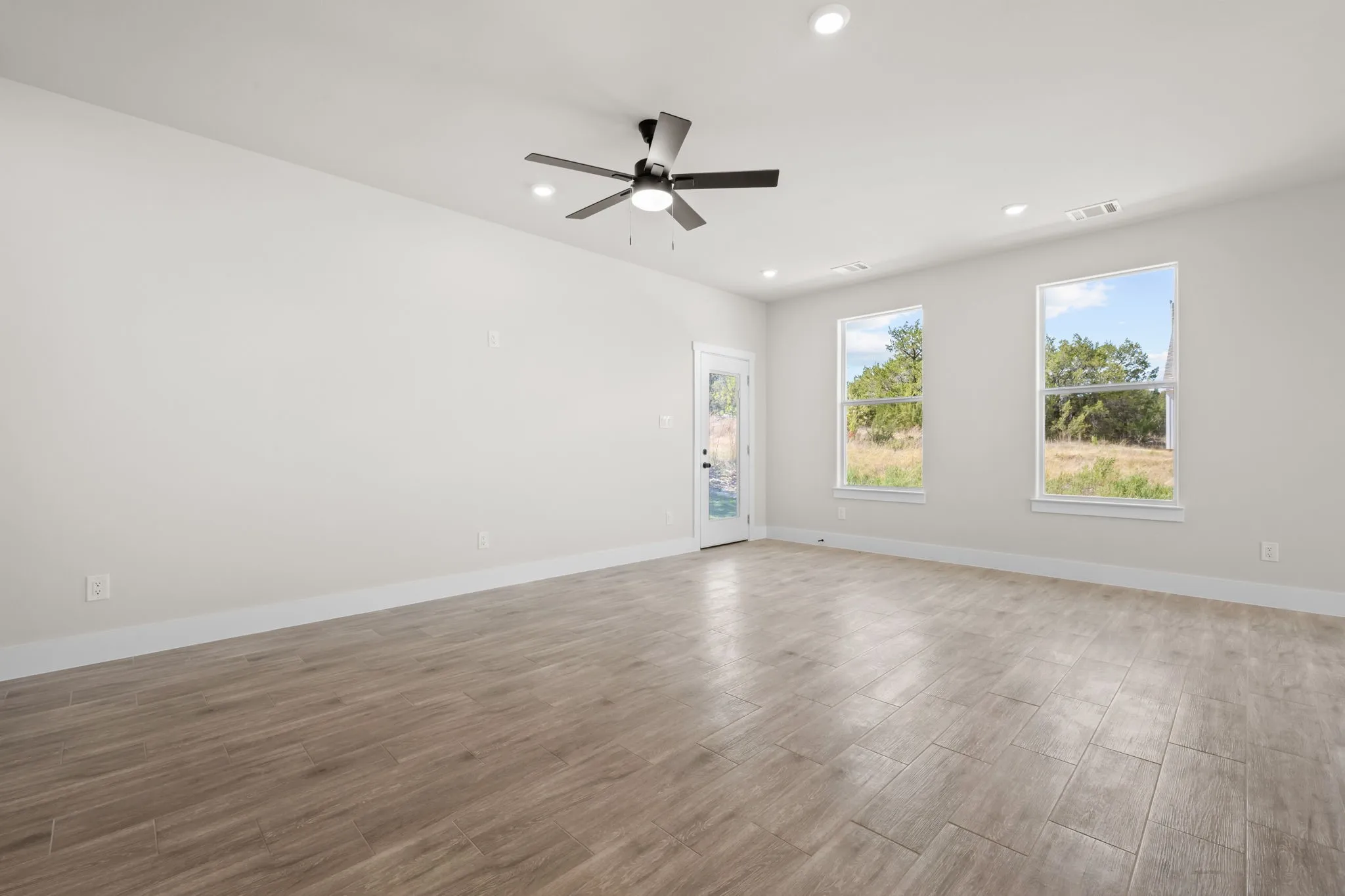 Single Family Residence For Sale in Hood County , 5514 Van Horn Drive, Granbury, Texas 76048, 3 Bedroom, 2 Bathroom, 2 Garage spaces, 1,490 Sqft, built in 2026, mls#21389851, Real Estate Agent in Granbury, Homes For Sale in Hood county, Homes For Sale in Granbury, Realtor in Granbury Texas, Real Estate Brokerage Independent Realty Texas, Luminita Cordes Realtor