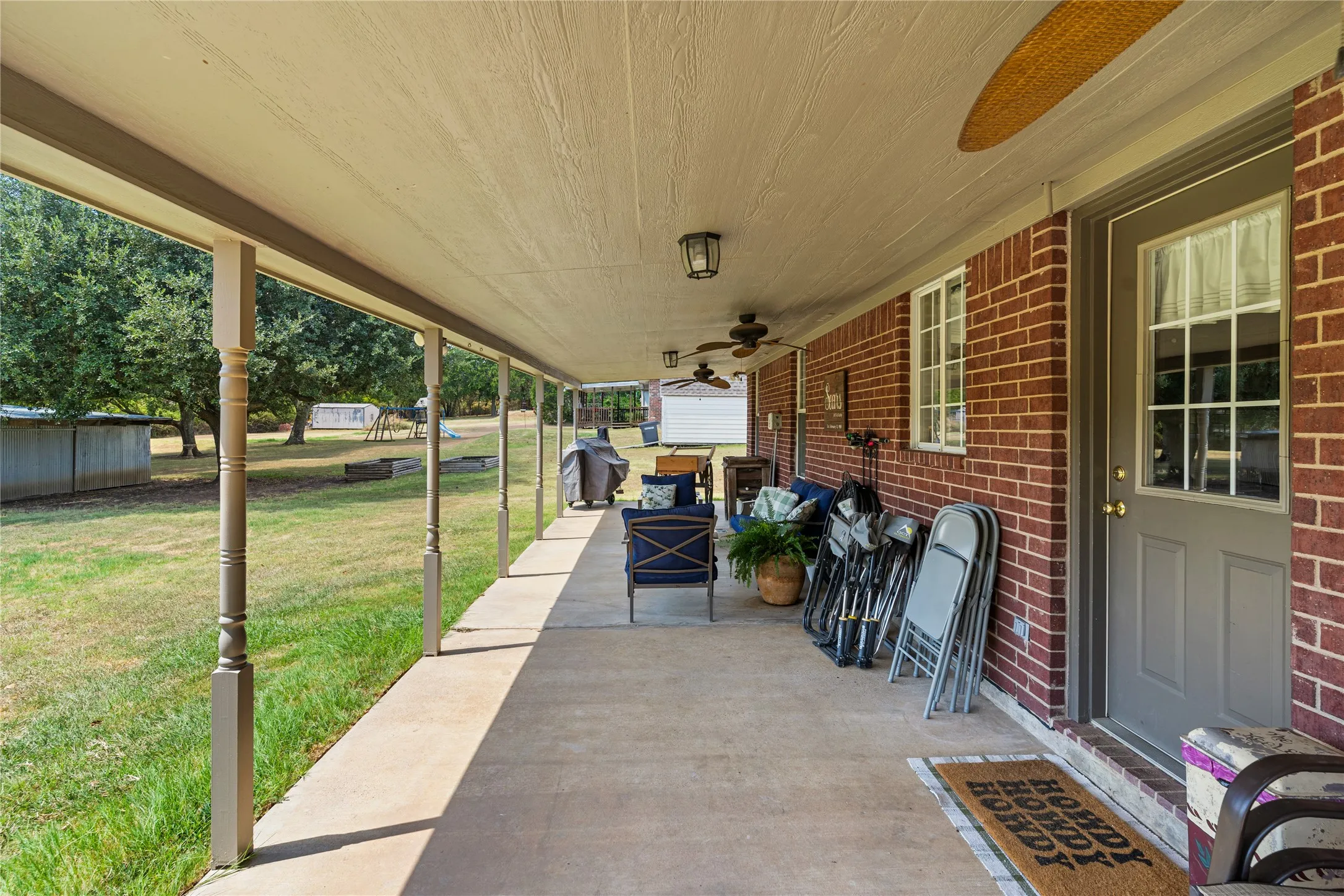 Single Family Residence For Sale in Parker County , 120 Christopher Court, Weatherford, Texas 76088, 5 Bedroom, 3 Bathroom, 2 Garage spaces, 2,068 Sqft, built in 2000, mls#21377906, Real Estate Agent in Weatherford, Homes For Sale in Parker county, Homes For Sale in Weatherford, Realtor in Weatherford Texas, Real Estate Brokerage Independent Realty Texas, Luminita Cordes Realtor