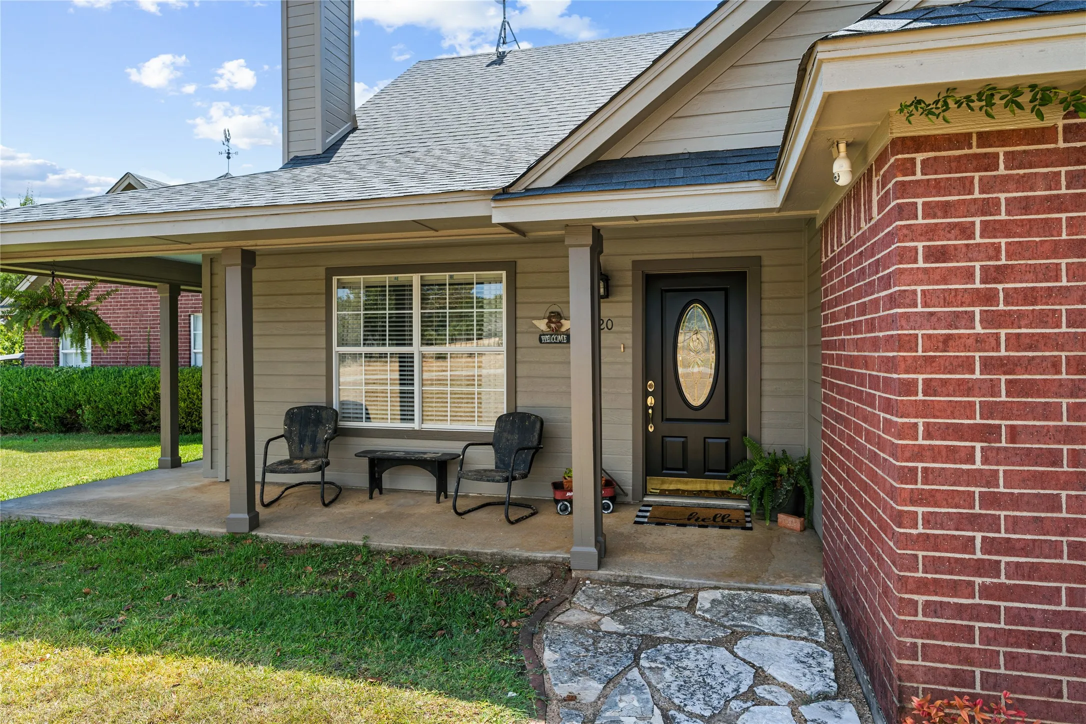 Single Family Residence For Sale in Parker County , 120 Christopher Court, Weatherford, Texas 76088, 5 Bedroom, 3 Bathroom, 2 Garage spaces, 2,068 Sqft, built in 2000, mls#21377906, Real Estate Agent in Weatherford, Homes For Sale in Parker county, Homes For Sale in Weatherford, Realtor in Weatherford Texas, Real Estate Brokerage Independent Realty Texas, Luminita Cordes Realtor