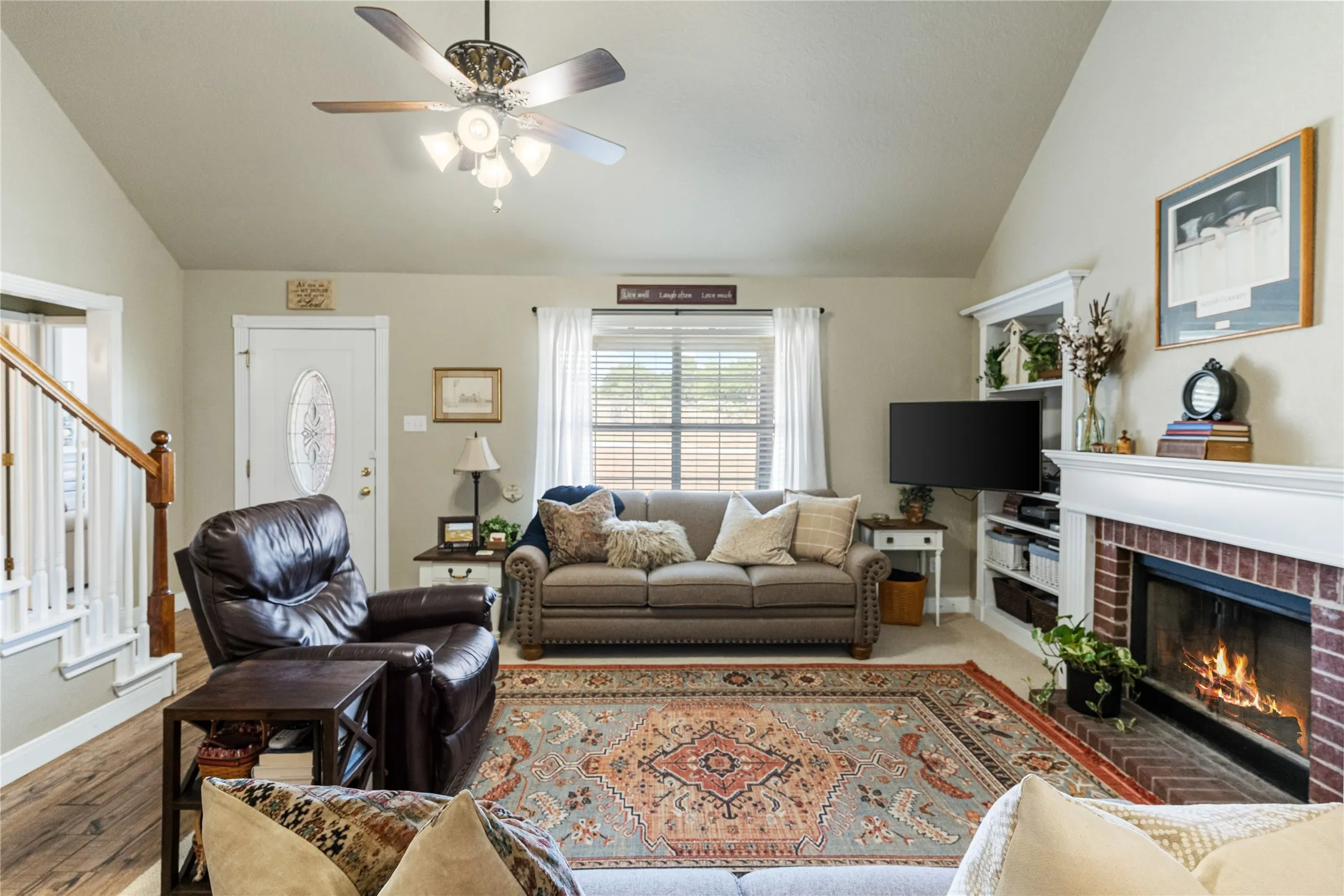 Single Family Residence For Sale in Parker County , 120 Christopher Court, Weatherford, Texas 76088, 5 Bedroom, 3 Bathroom, 2 Garage spaces, 2,068 Sqft, built in 2000, mls#21377906, Real Estate Agent in Weatherford, Homes For Sale in Parker county, Homes For Sale in Weatherford, Realtor in Weatherford Texas, Real Estate Brokerage Independent Realty Texas, Luminita Cordes Realtor