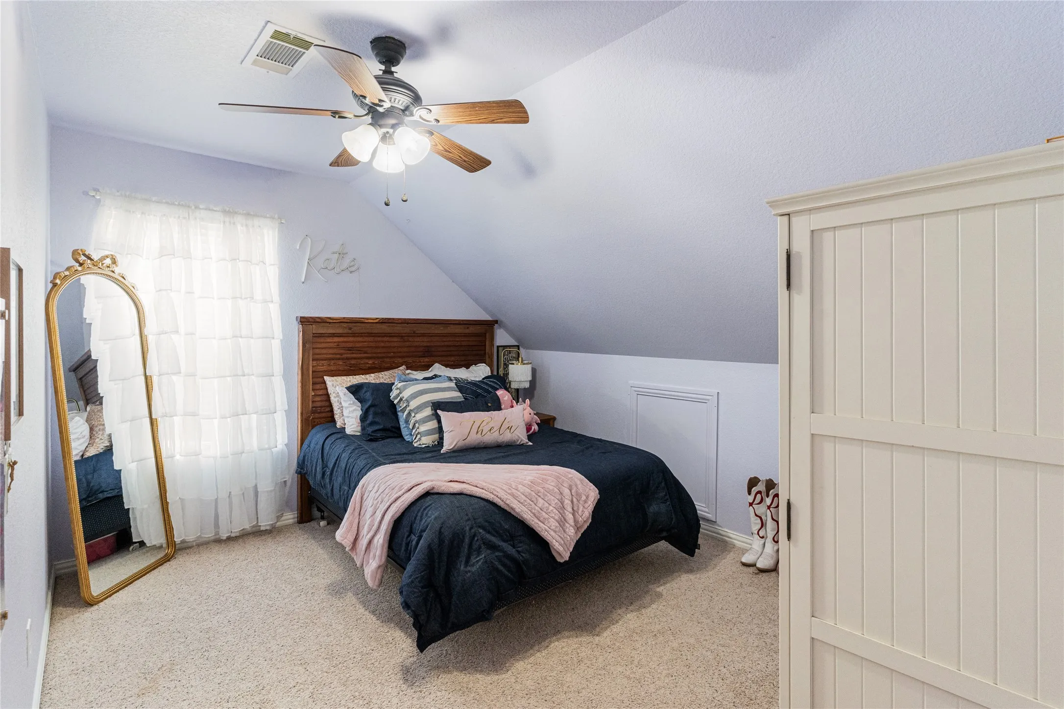Single Family Residence For Sale in Parker County , 120 Christopher Court, Weatherford, Texas 76088, 5 Bedroom, 3 Bathroom, 2 Garage spaces, 2,068 Sqft, built in 2000, mls#21377906, Real Estate Agent in Weatherford, Homes For Sale in Parker county, Homes For Sale in Weatherford, Realtor in Weatherford Texas, Real Estate Brokerage Independent Realty Texas, Luminita Cordes Realtor