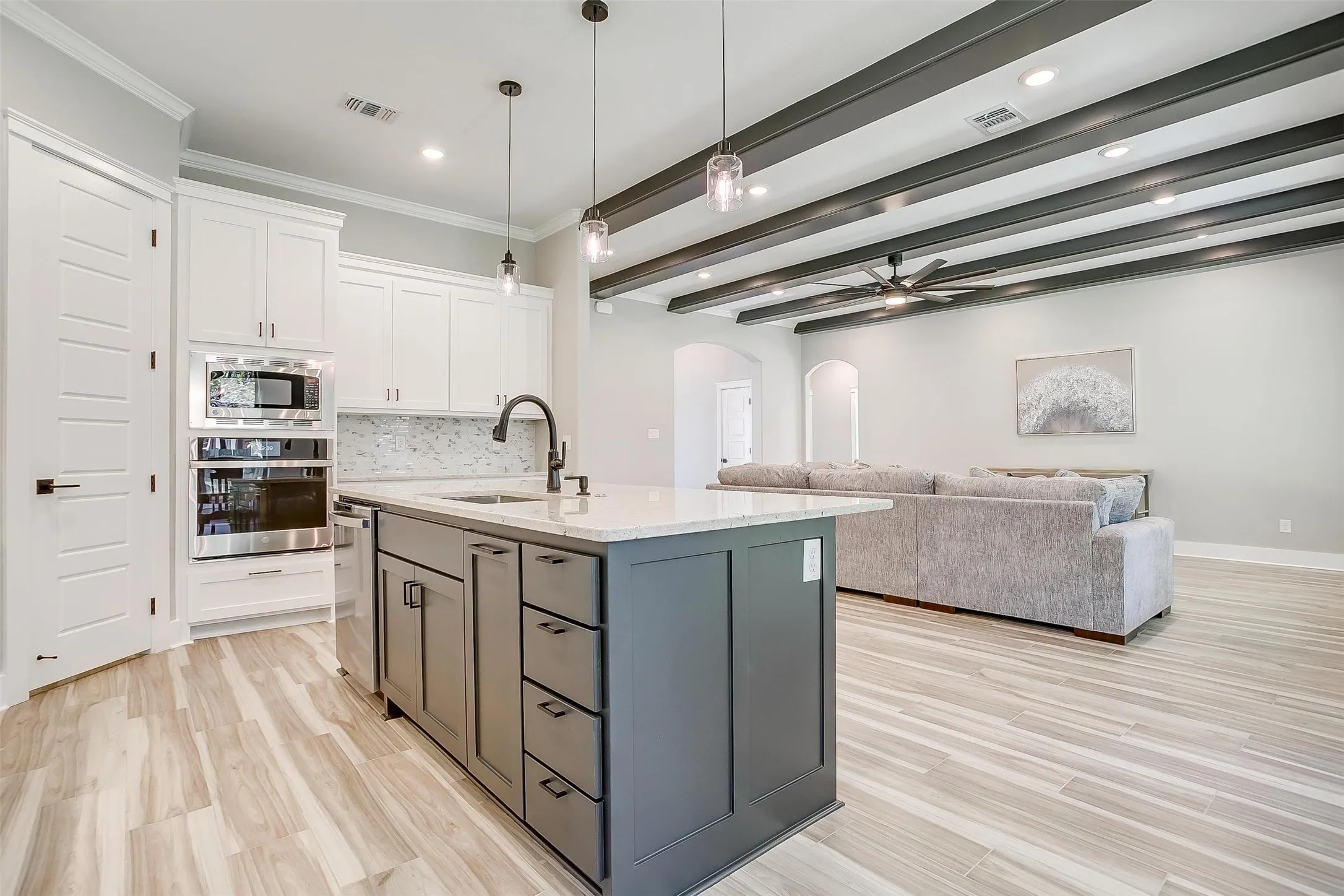 Single Family Residence For Rent in Hood County , 908 Meadowlark Lane, Granbury, Texas 76048, 4 Bedroom, 2 Bathroom, 2 Garage spaces, 2,169 Sqft, built in 2023, mls#21390179, Real Estate Agent in Granbury, Homes For Rent in Hood county, Homes For Rent in Granbury, Realtor in Granbury Texas, Real Estate Brokerage Independent Realty Texas, Luminita Cordes Realtor