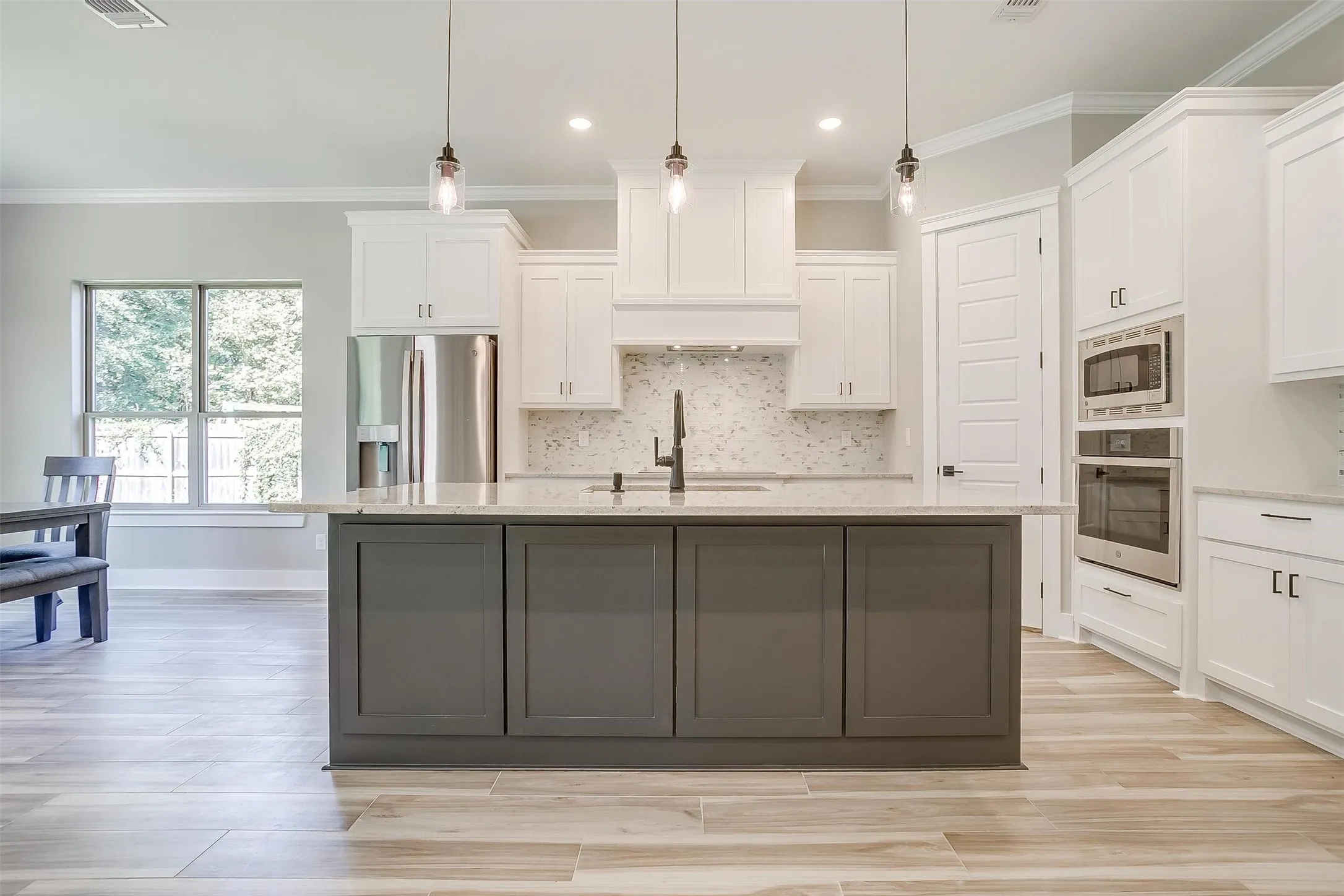 Single Family Residence For Rent in Hood County , 908 Meadowlark Lane, Granbury, Texas 76048, 4 Bedroom, 2 Bathroom, 2 Garage spaces, 2,169 Sqft, built in 2023, mls#21390179, Real Estate Agent in Granbury, Homes For Rent in Hood county, Homes For Rent in Granbury, Realtor in Granbury Texas, Real Estate Brokerage Independent Realty Texas, Luminita Cordes Realtor