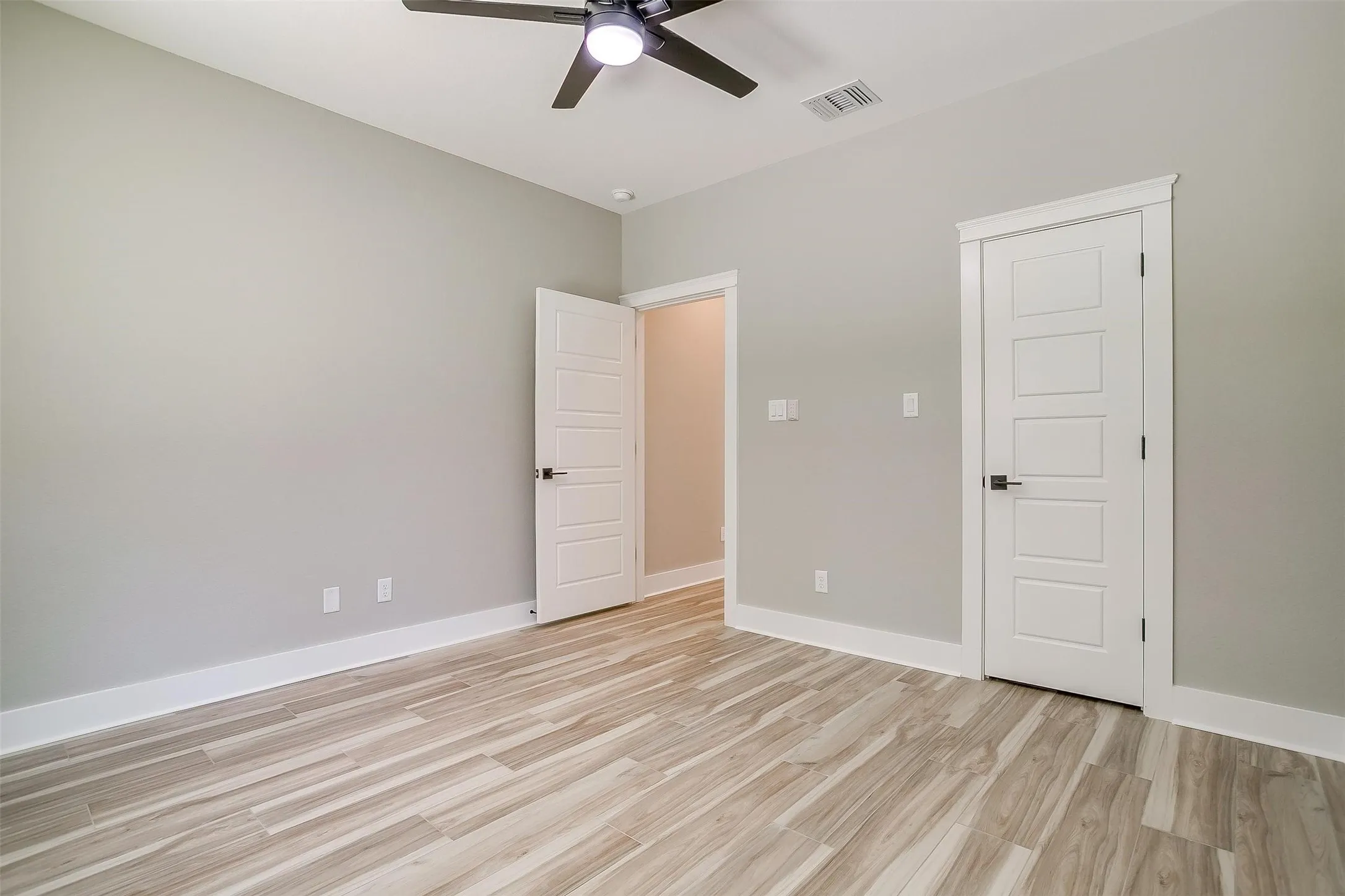 Single Family Residence For Rent in Hood County , 908 Meadowlark Lane, Granbury, Texas 76048, 4 Bedroom, 2 Bathroom, 2 Garage spaces, 2,169 Sqft, built in 2023, mls#21390179, Real Estate Agent in Granbury, Homes For Rent in Hood county, Homes For Rent in Granbury, Realtor in Granbury Texas, Real Estate Brokerage Independent Realty Texas, Luminita Cordes Realtor