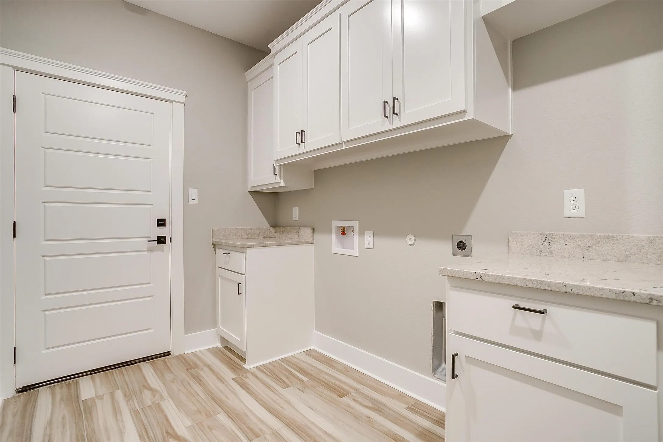 Single Family Residence For Rent in Hood County , 908 Meadowlark Lane, Granbury, Texas 76048, 4 Bedroom, 2 Bathroom, 2 Garage spaces, 2,169 Sqft, built in 2023, mls#21390179, Real Estate Agent in Granbury, Homes For Rent in Hood county, Homes For Rent in Granbury, Realtor in Granbury Texas, Real Estate Brokerage Independent Realty Texas, Luminita Cordes Realtor