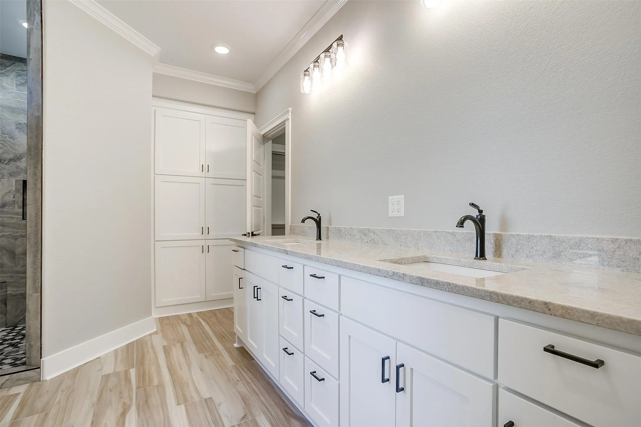Single Family Residence For Rent in Hood County , 908 Meadowlark Lane, Granbury, Texas 76048, 4 Bedroom, 2 Bathroom, 2 Garage spaces, 2,169 Sqft, built in 2023, mls#21390179, Real Estate Agent in Granbury, Homes For Rent in Hood county, Homes For Rent in Granbury, Realtor in Granbury Texas, Real Estate Brokerage Independent Realty Texas, Luminita Cordes Realtor