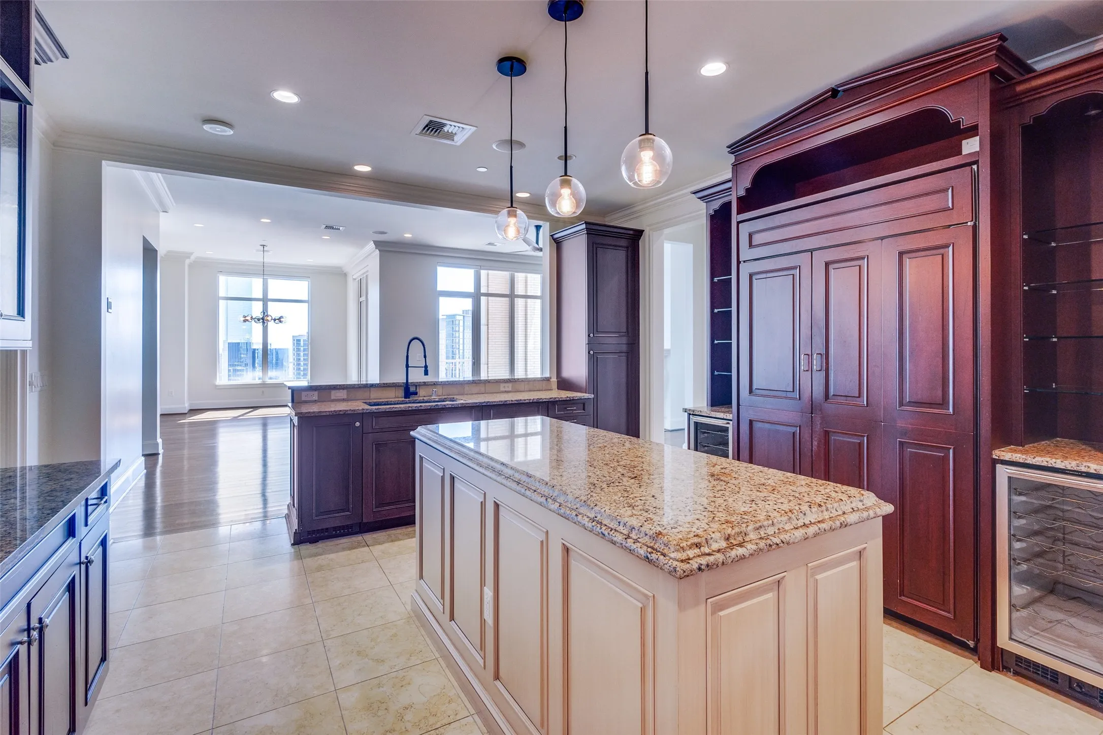 Condominium For Rent in Dallas County , 2555 N Pearl Street 2001, Dallas, Texas 75201, 2 Bedroom, 3 Bathroom, 2 Garage spaces, 2,647 Sqft, built in 2007, mls#21390177, Real Estate Agent in Dallas, Homes For Rent in Dallas county, Homes For Rent in Dallas, Realtor in Dallas Texas, Real Estate Brokerage Independent Realty Texas, Luminita Cordes Realtor
