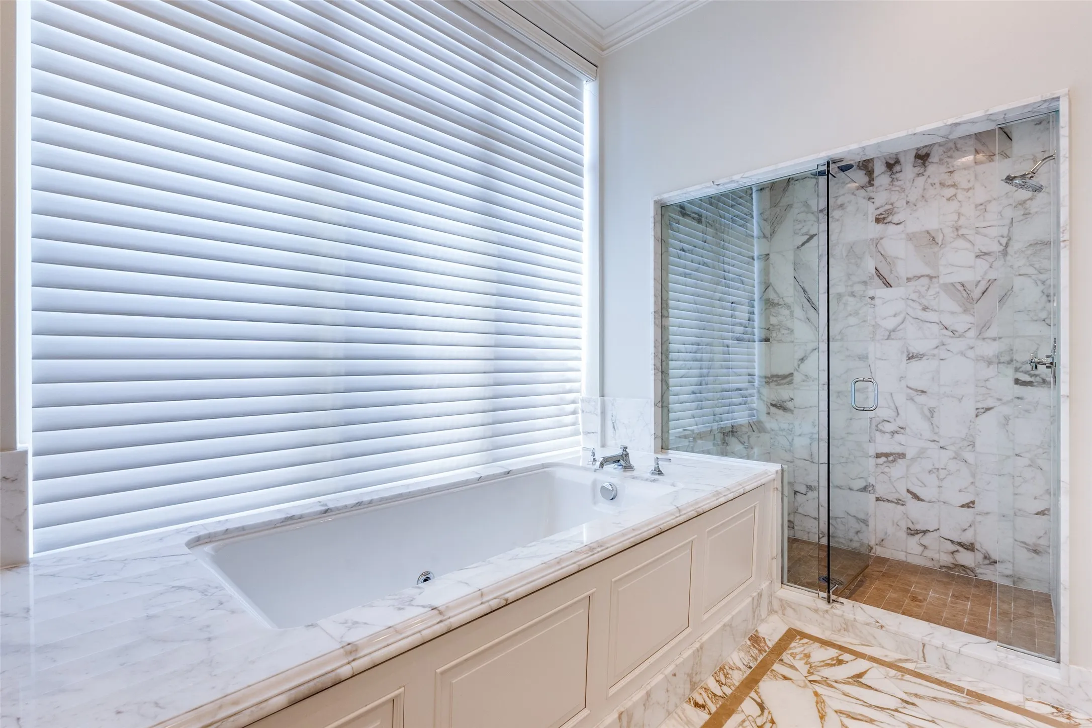 Condominium For Rent in Dallas County , 2555 N Pearl Street 2001, Dallas, Texas 75201, 2 Bedroom, 3 Bathroom, 2 Garage spaces, 2,647 Sqft, built in 2007, mls#21390177, Real Estate Agent in Dallas, Homes For Rent in Dallas county, Homes For Rent in Dallas, Realtor in Dallas Texas, Real Estate Brokerage Independent Realty Texas, Luminita Cordes Realtor