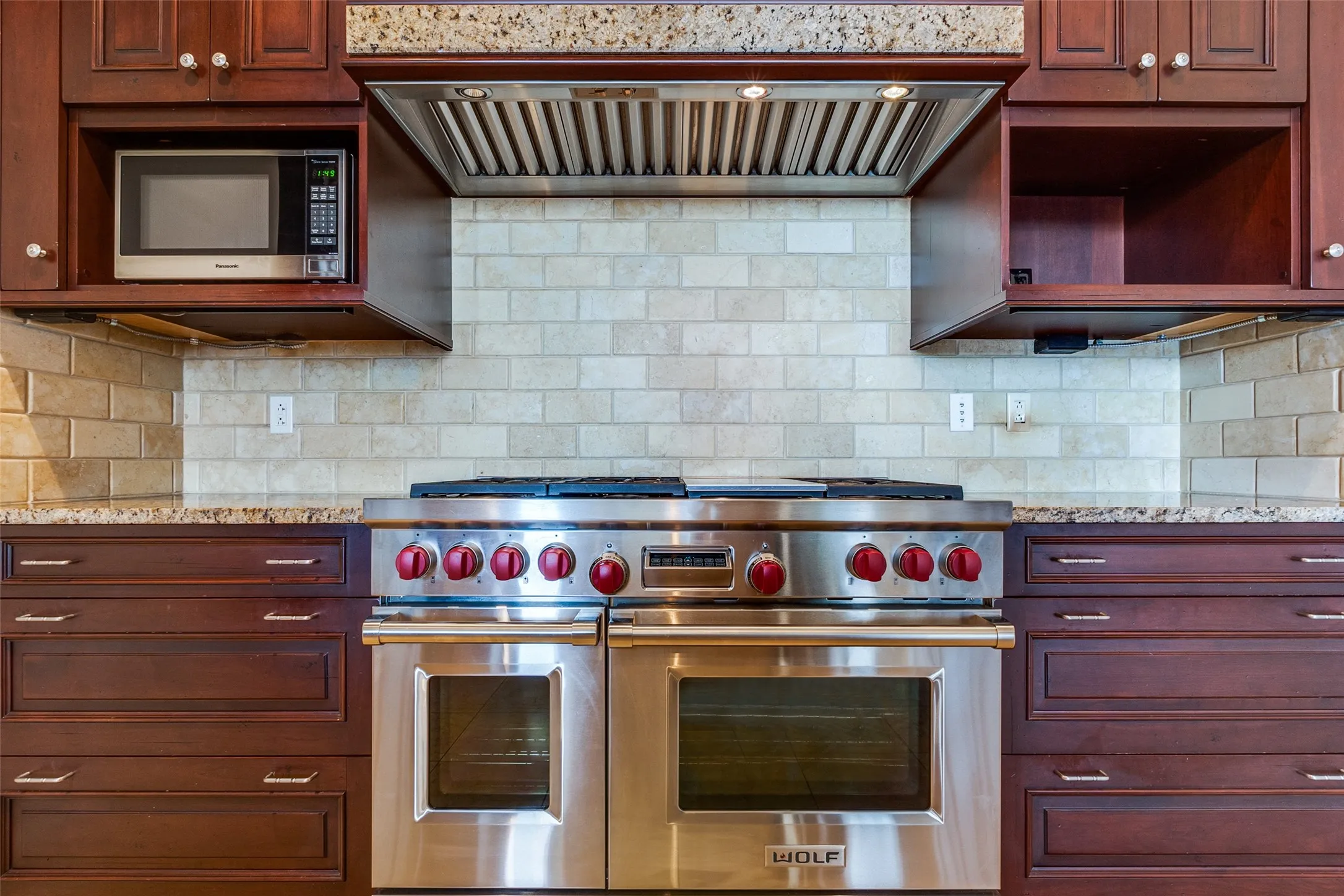 Condominium For Rent in Dallas County , 2555 N Pearl Street 2001, Dallas, Texas 75201, 2 Bedroom, 3 Bathroom, 2 Garage spaces, 2,647 Sqft, built in 2007, mls#21390177, Real Estate Agent in Dallas, Homes For Rent in Dallas county, Homes For Rent in Dallas, Realtor in Dallas Texas, Real Estate Brokerage Independent Realty Texas, Luminita Cordes Realtor