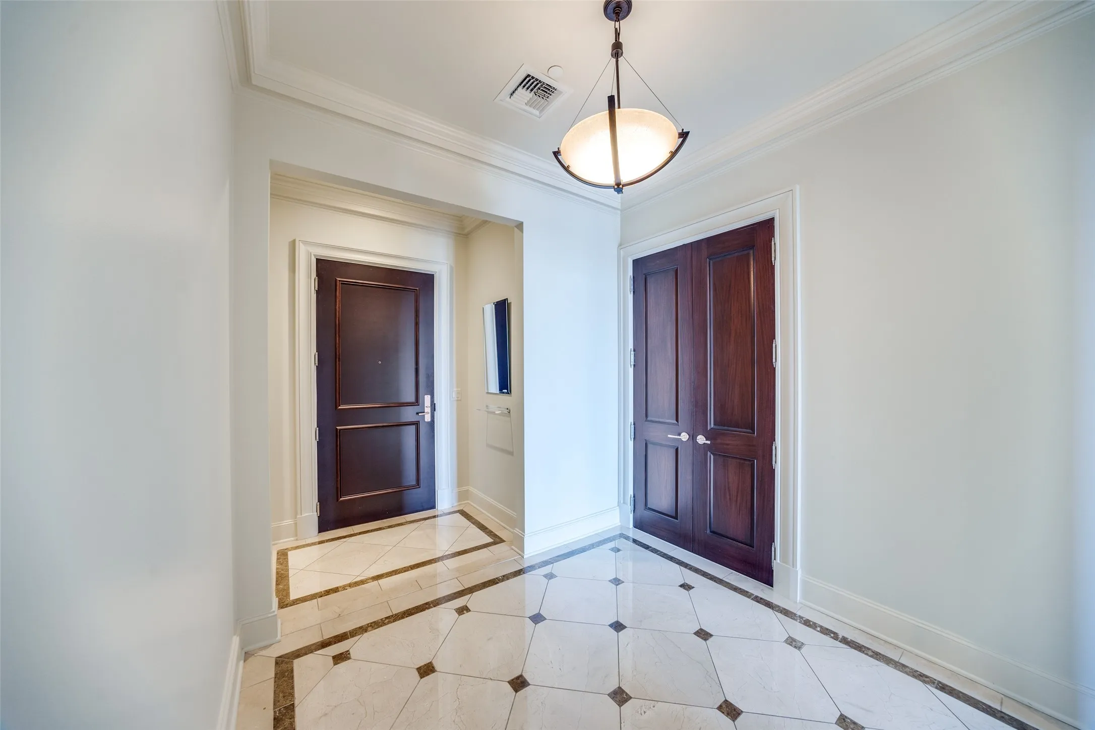 Condominium For Rent in Dallas County , 2555 N Pearl Street 2001, Dallas, Texas 75201, 2 Bedroom, 3 Bathroom, 2 Garage spaces, 2,647 Sqft, built in 2007, mls#21390177, Real Estate Agent in Dallas, Homes For Rent in Dallas county, Homes For Rent in Dallas, Realtor in Dallas Texas, Real Estate Brokerage Independent Realty Texas, Luminita Cordes Realtor