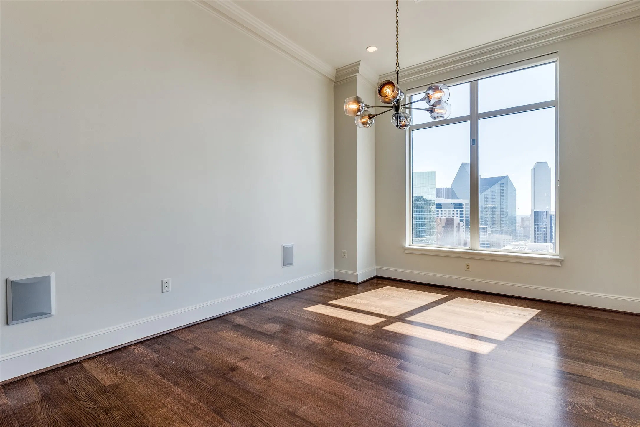 Condominium For Rent in Dallas County , 2555 N Pearl Street 2001, Dallas, Texas 75201, 2 Bedroom, 3 Bathroom, 2 Garage spaces, 2,647 Sqft, built in 2007, mls#21390177, Real Estate Agent in Dallas, Homes For Rent in Dallas county, Homes For Rent in Dallas, Realtor in Dallas Texas, Real Estate Brokerage Independent Realty Texas, Luminita Cordes Realtor