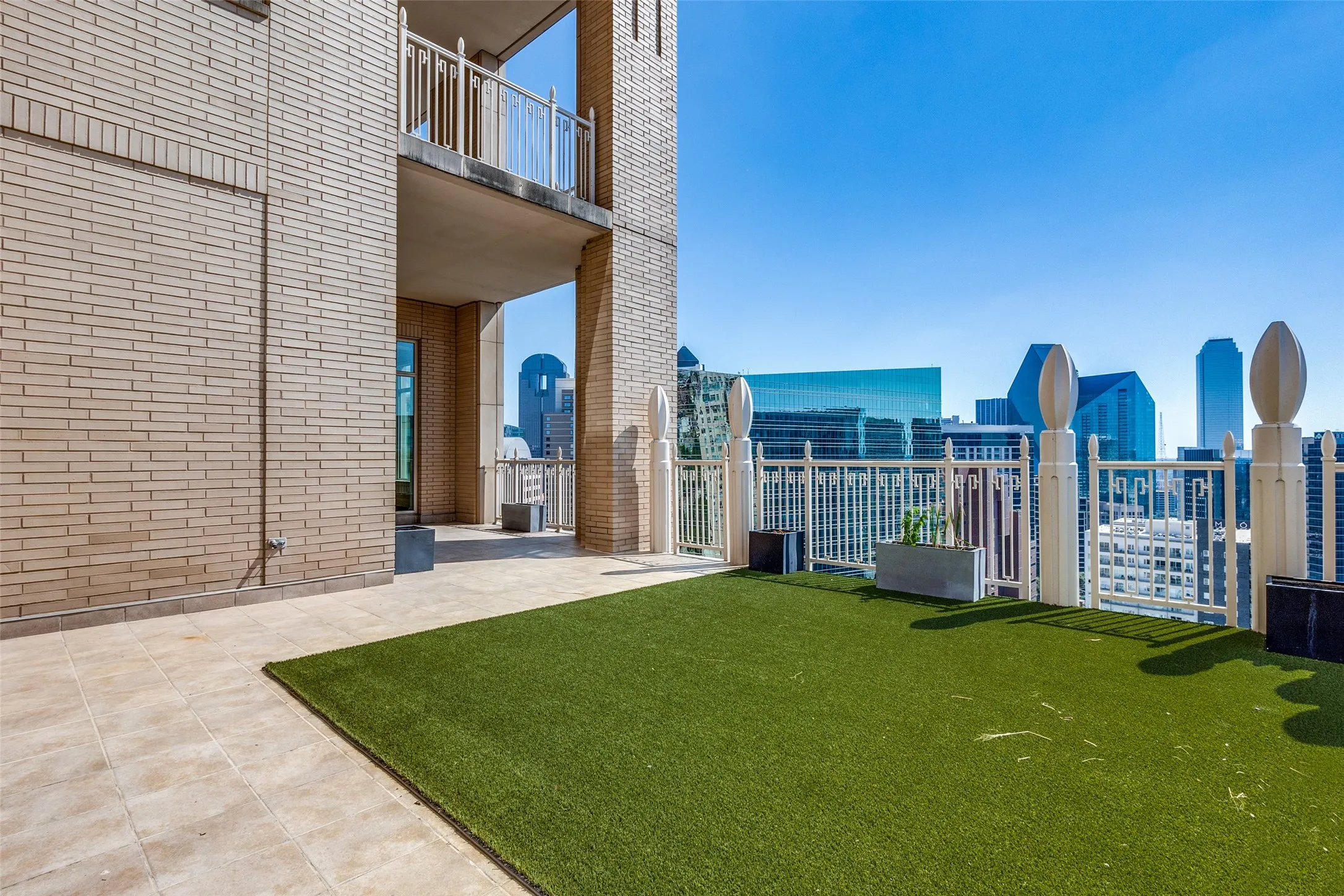 Condominium For Rent in Dallas County , 2555 N Pearl Street 2001, Dallas, Texas 75201, 2 Bedroom, 3 Bathroom, 2 Garage spaces, 2,647 Sqft, built in 2007, mls#21390177, Real Estate Agent in Dallas, Homes For Rent in Dallas county, Homes For Rent in Dallas, Realtor in Dallas Texas, Real Estate Brokerage Independent Realty Texas, Luminita Cordes Realtor