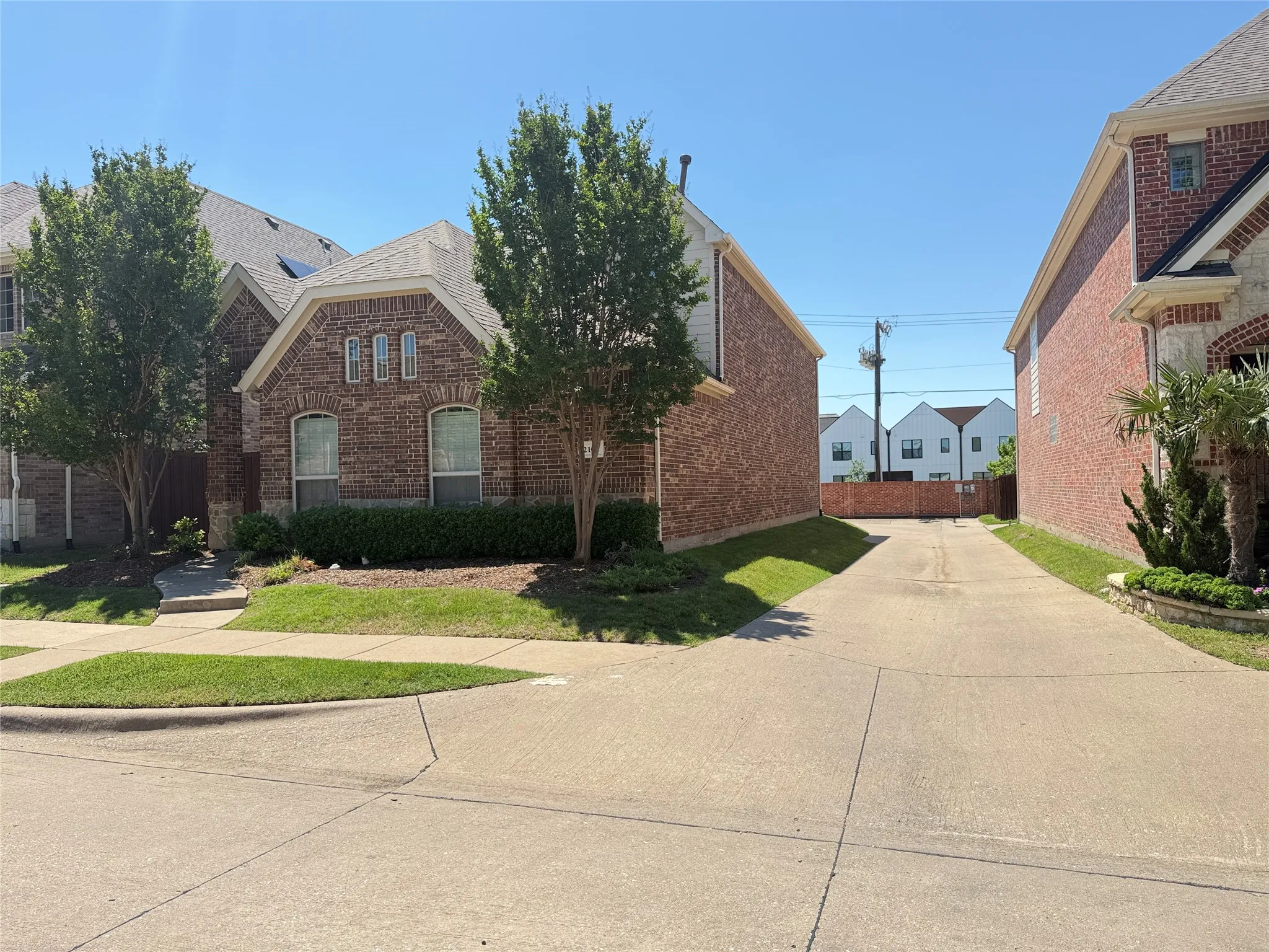 Single Family Residence For Rent in Collin County , 2108 Harris Place, Plano, Texas 75025, 3 Bedroom, 3 Bathroom, 2 Garage spaces, 2,072 Sqft, built in 2008, mls#21390196, Real Estate Agent in Plano, Homes For Rent in Collin county, Homes For Rent in Plano, Realtor in Plano Texas, Real Estate Brokerage Independent Realty Texas, Luminita Cordes Realtor