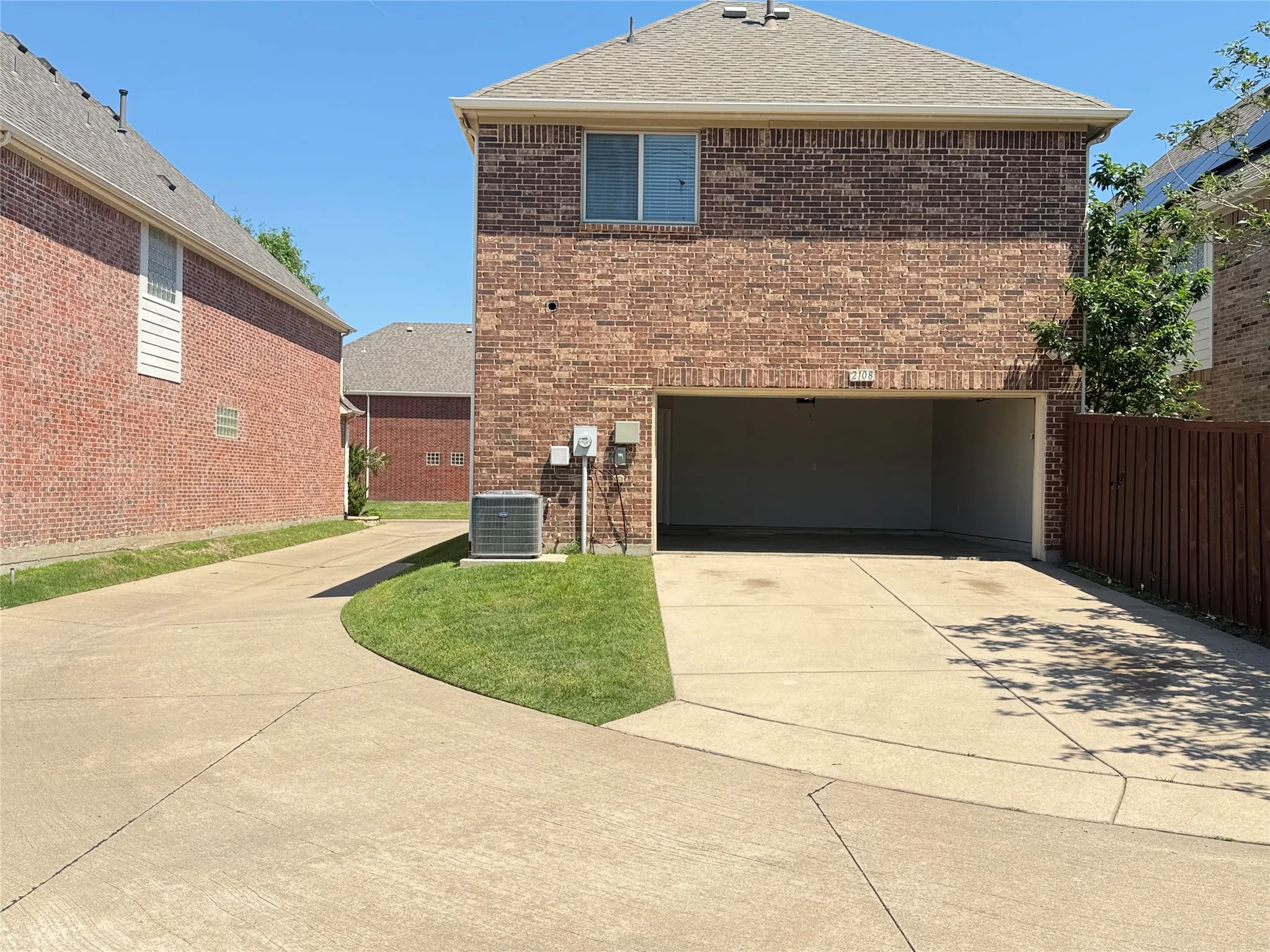 Single Family Residence For Rent in Collin County , 2108 Harris Place, Plano, Texas 75025, 3 Bedroom, 3 Bathroom, 2 Garage spaces, 2,072 Sqft, built in 2008, mls#21390196, Real Estate Agent in Plano, Homes For Rent in Collin county, Homes For Rent in Plano, Realtor in Plano Texas, Real Estate Brokerage Independent Realty Texas, Luminita Cordes Realtor