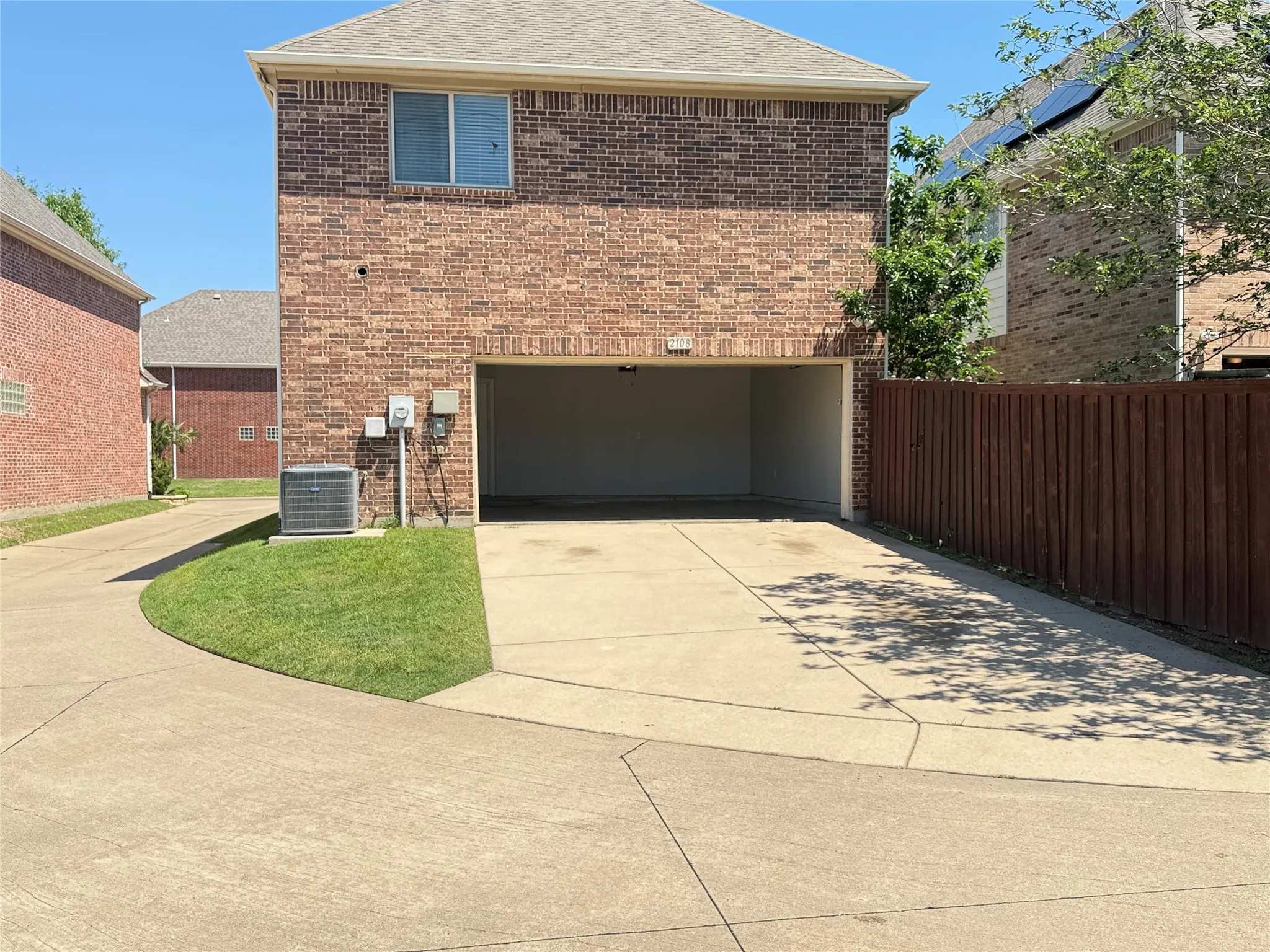 Single Family Residence For Rent in Collin County , 2108 Harris Place, Plano, Texas 75025, 3 Bedroom, 3 Bathroom, 2 Garage spaces, 2,072 Sqft, built in 2008, mls#21390196, Real Estate Agent in Plano, Homes For Rent in Collin county, Homes For Rent in Plano, Realtor in Plano Texas, Real Estate Brokerage Independent Realty Texas, Luminita Cordes Realtor