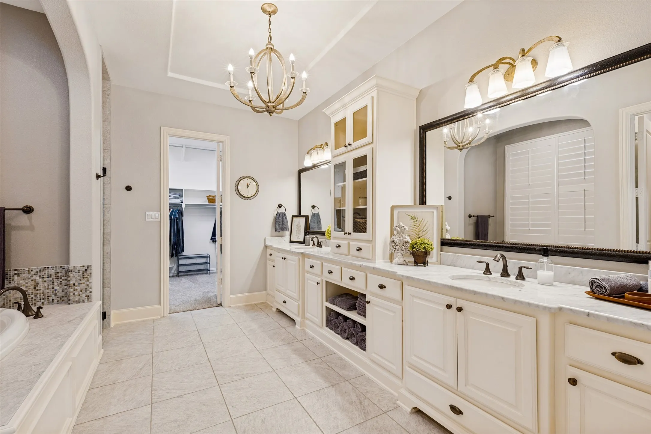 Single Family Residence For Sale in Denton County , 3120 Callander, The Colony, Texas 75056, 5 Bedroom, 6 Bathroom, 3 Garage spaces, 5,074 Sqft, built in 2013, mls#21383132, Real Estate Agent in The Colony, Homes For Sale in Denton county, Homes For Sale in The Colony, Realtor in The Colony Texas, Real Estate Brokerage Independent Realty Texas, Luminita Cordes Realtor
