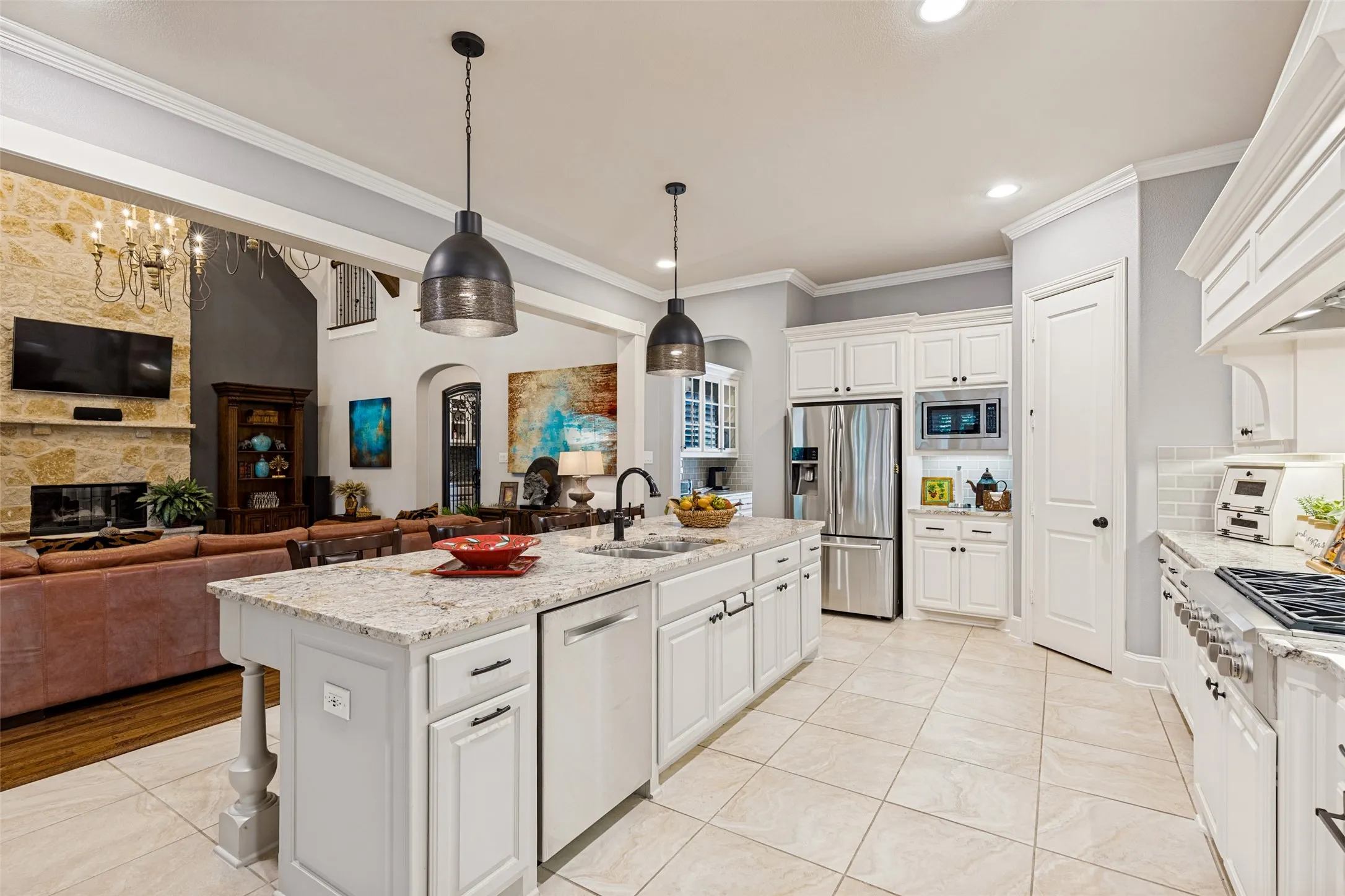 Single Family Residence For Sale in Denton County , 3120 Callander, The Colony, Texas 75056, 5 Bedroom, 6 Bathroom, 3 Garage spaces, 5,074 Sqft, built in 2013, mls#21383132, Real Estate Agent in The Colony, Homes For Sale in Denton county, Homes For Sale in The Colony, Realtor in The Colony Texas, Real Estate Brokerage Independent Realty Texas, Luminita Cordes Realtor