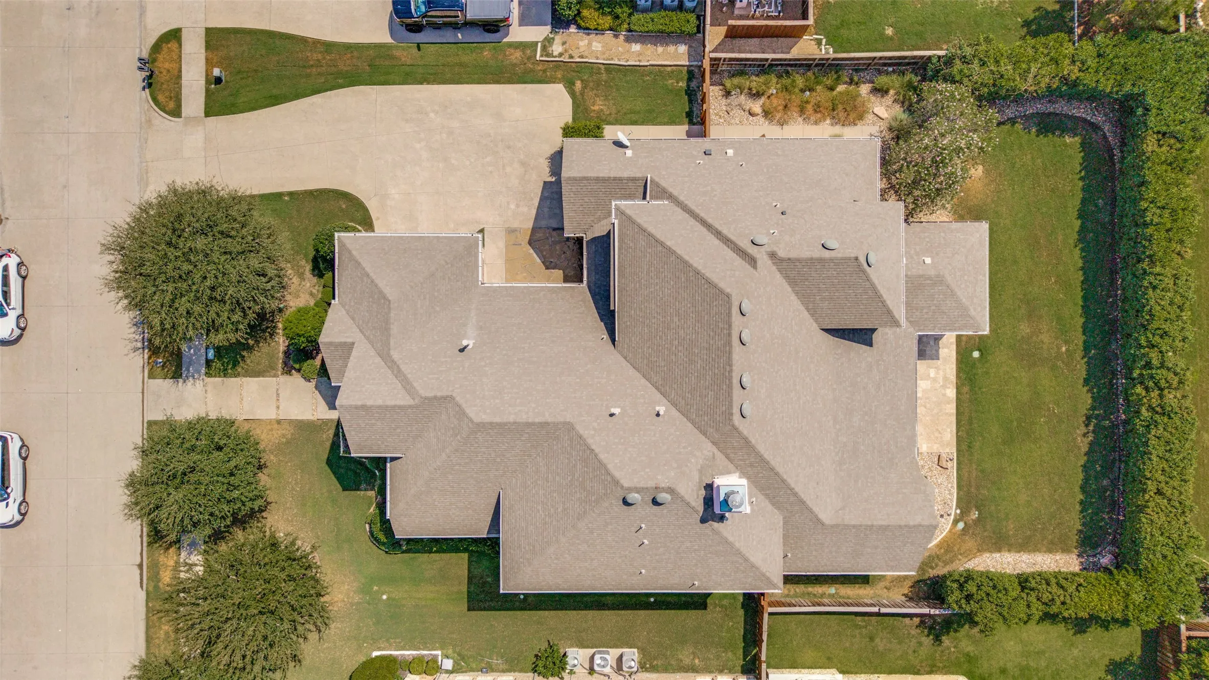 Single Family Residence For Sale in Denton County , 3120 Callander, The Colony, Texas 75056, 5 Bedroom, 6 Bathroom, 3 Garage spaces, 5,074 Sqft, built in 2013, mls#21383132, Real Estate Agent in The Colony, Homes For Sale in Denton county, Homes For Sale in The Colony, Realtor in The Colony Texas, Real Estate Brokerage Independent Realty Texas, Luminita Cordes Realtor