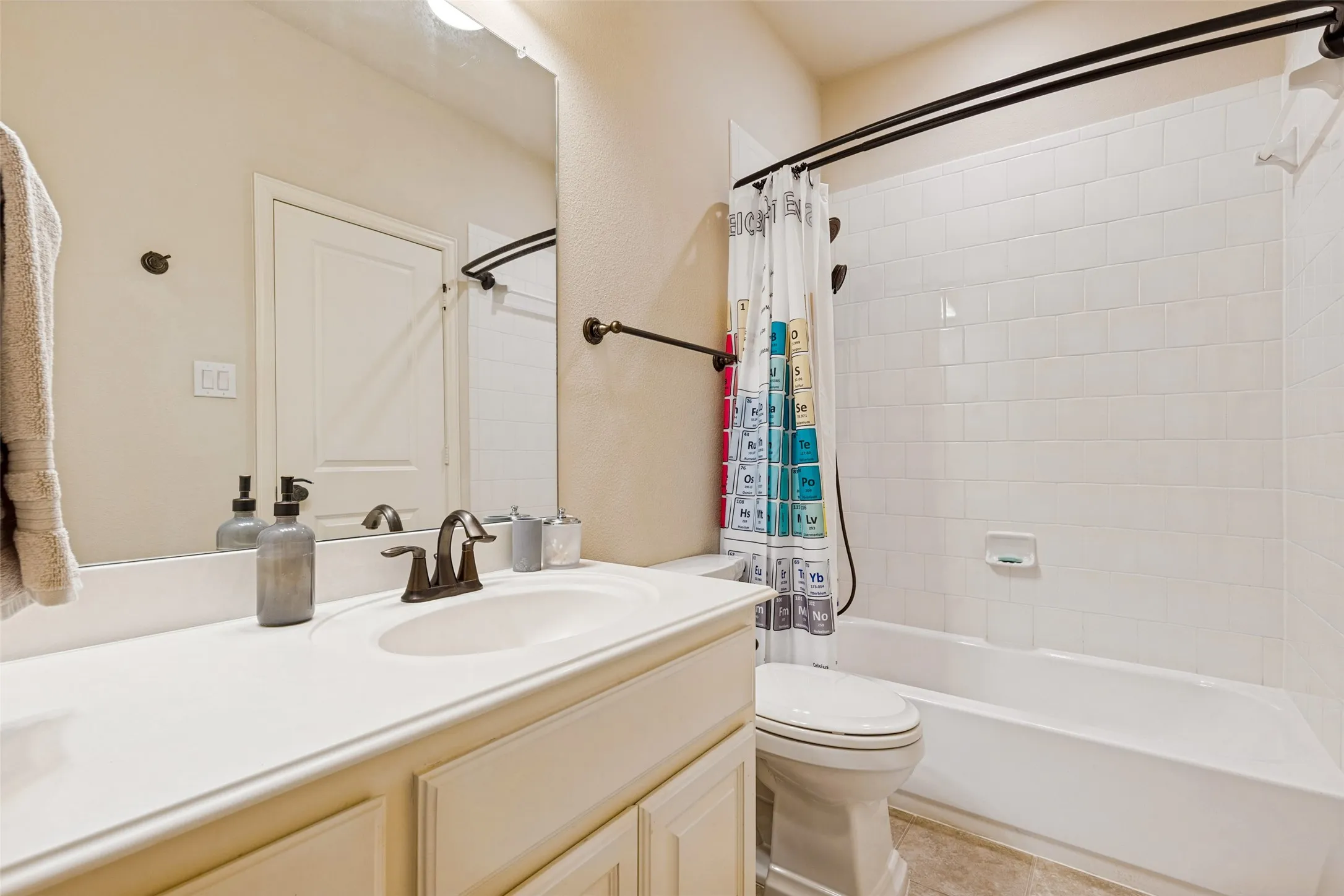 En-suite bathroom 5