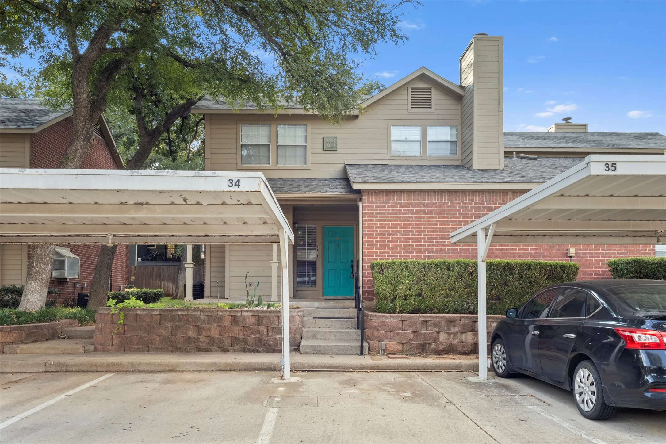 Condominium For Sale in Tarrant County , 1424 Meadowood Village Drive, Fort Worth, Texas 76120, 1 Bedroom, 2 Bathroom, Garage spaces, 734 Sqft, built in 1984, mls#21388253, Real Estate Agent in Fort Worth, Homes For Sale in Tarrant county, Homes For Sale in Fort Worth, Realtor in Fort Worth Texas, Real Estate Brokerage Independent Realty Texas, Luminita Cordes Realtor