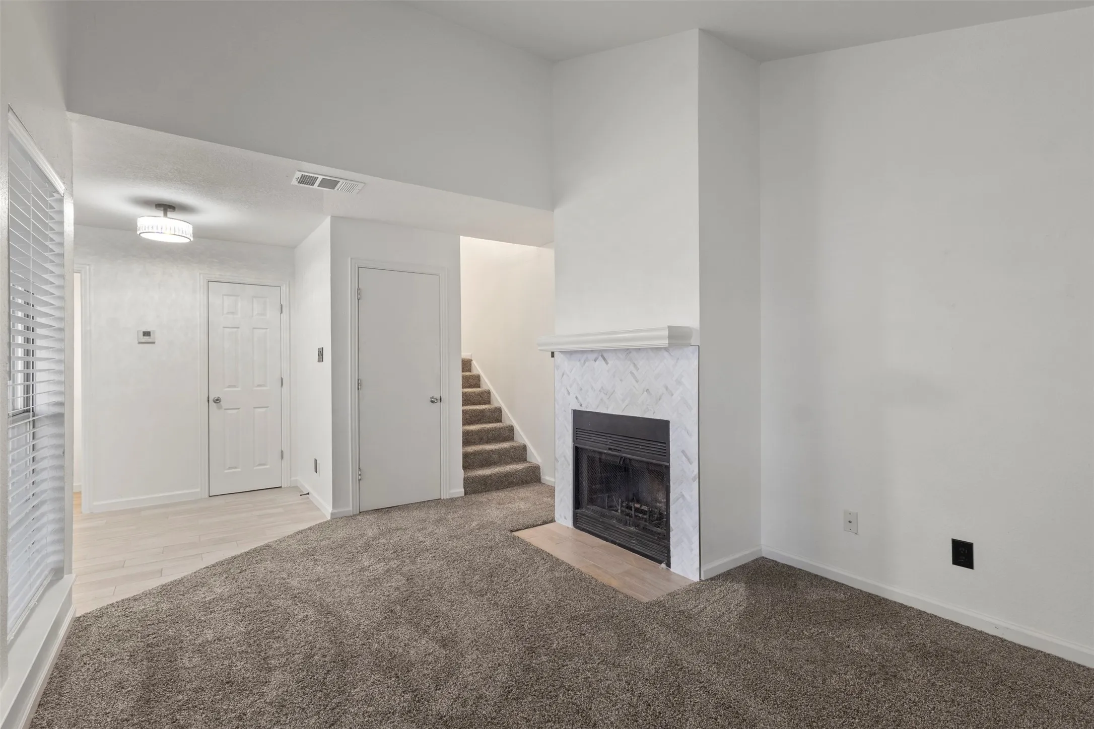 Condominium For Sale in Tarrant County , 1424 Meadowood Village Drive, Fort Worth, Texas 76120, 1 Bedroom, 2 Bathroom, Garage spaces, 734 Sqft, built in 1984, mls#21388253, Real Estate Agent in Fort Worth, Homes For Sale in Tarrant county, Homes For Sale in Fort Worth, Realtor in Fort Worth Texas, Real Estate Brokerage Independent Realty Texas, Luminita Cordes Realtor