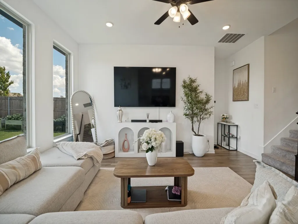 Single Family Residence For Rent in Collin County , 733 Grand Dale Drive, Lavon, Texas 75166, 4 Bedroom, 3 Bathroom, 2 Garage spaces, 2,714 Sqft, built in 2024, mls#21389491, Real Estate Agent in Lavon, Homes For Rent in Collin county, Homes For Rent in Lavon, Realtor in Lavon Texas, Real Estate Brokerage Independent Realty Texas, Luminita Cordes Realtor