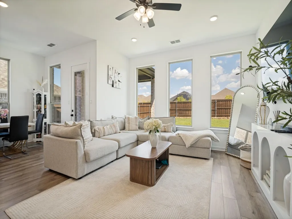 Single Family Residence For Rent in Collin County , 733 Grand Dale Drive, Lavon, Texas 75166, 4 Bedroom, 3 Bathroom, 2 Garage spaces, 2,714 Sqft, built in 2024, mls#21389491, Real Estate Agent in Lavon, Homes For Rent in Collin county, Homes For Rent in Lavon, Realtor in Lavon Texas, Real Estate Brokerage Independent Realty Texas, Luminita Cordes Realtor