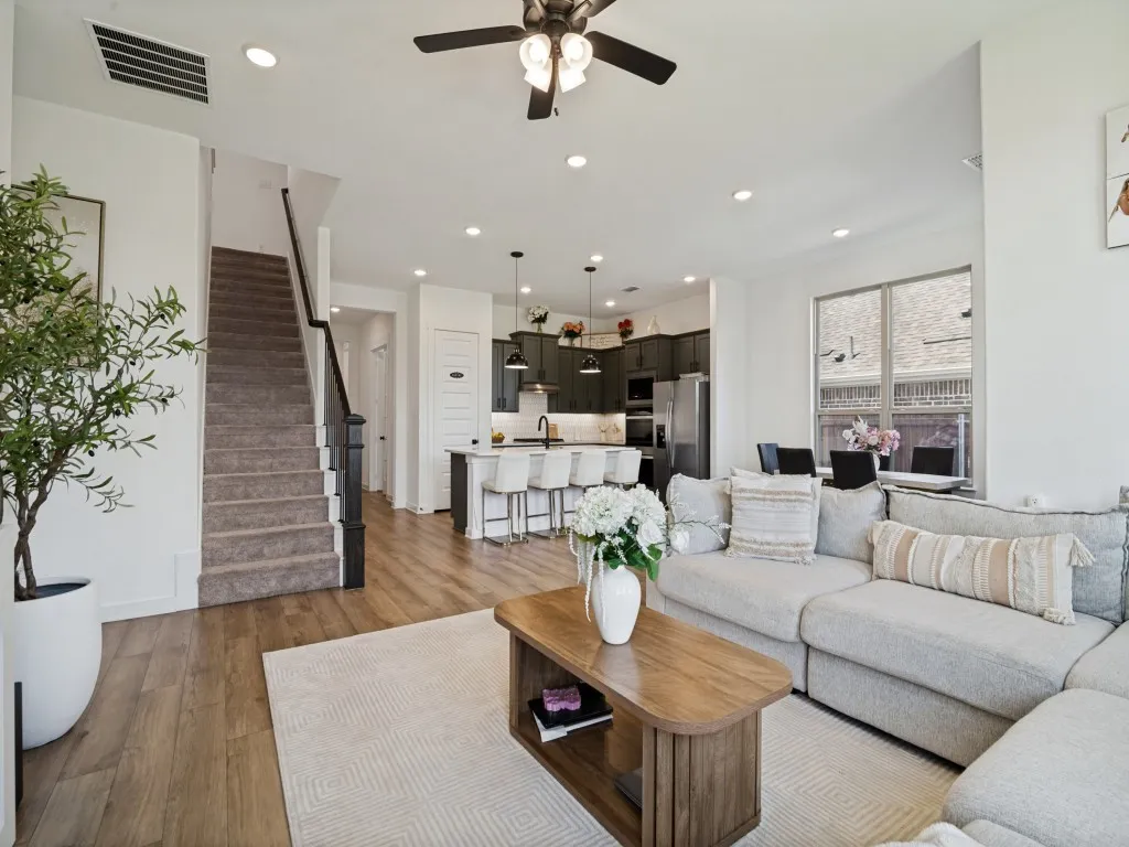 Single Family Residence For Rent in Collin County , 733 Grand Dale Drive, Lavon, Texas 75166, 4 Bedroom, 3 Bathroom, 2 Garage spaces, 2,714 Sqft, built in 2024, mls#21389491, Real Estate Agent in Lavon, Homes For Rent in Collin county, Homes For Rent in Lavon, Realtor in Lavon Texas, Real Estate Brokerage Independent Realty Texas, Luminita Cordes Realtor