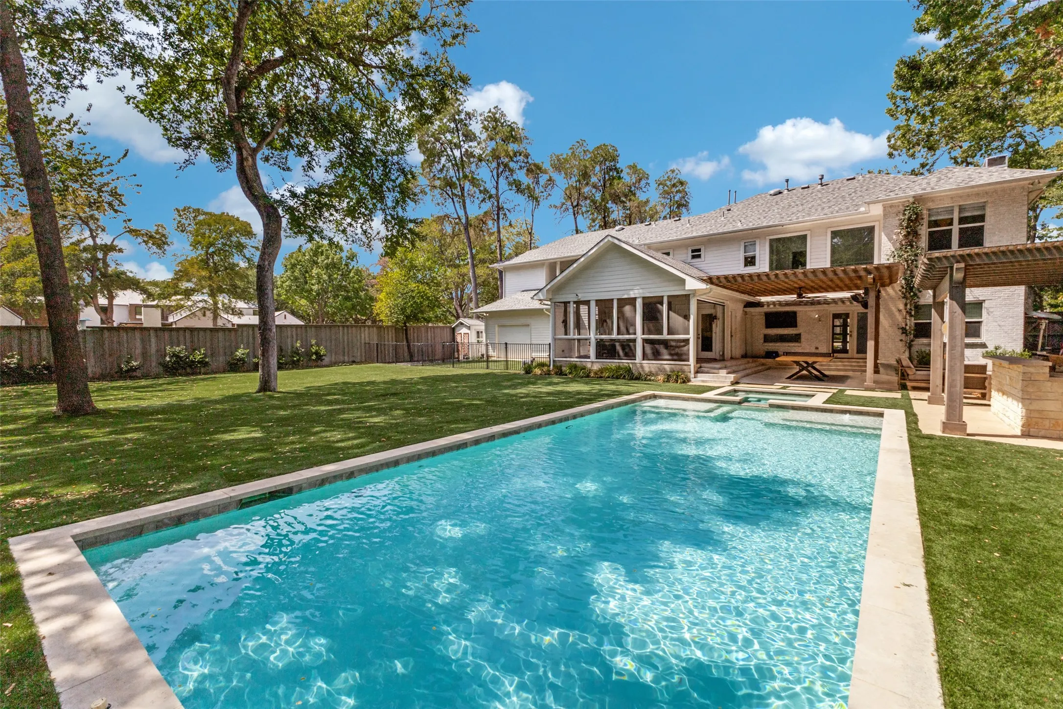 Single Family Residence For Sale in Dallas County , 8350 Santa Clara Drive, Dallas, Texas 75218, 4 Bedroom, 3 Bathroom, 2 Garage spaces, 3,709 Sqft, built in 1950, mls#21383404, Real Estate Agent in Dallas, Homes For Sale in Dallas county, Homes For Sale in Dallas, Realtor in Dallas Texas, Real Estate Brokerage Independent Realty Texas, Luminita Cordes Realtor