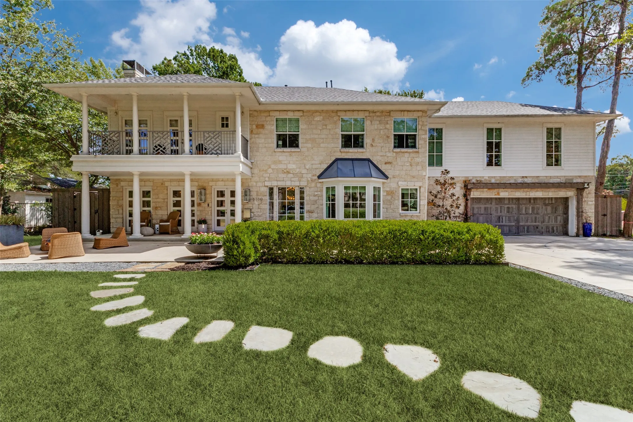 Single Family Residence For Sale in Dallas County , 8350 Santa Clara Drive, Dallas, Texas 75218, 4 Bedroom, 3 Bathroom, 2 Garage spaces, 3,709 Sqft, built in 1950, mls#21383404, Real Estate Agent in Dallas, Homes For Sale in Dallas county, Homes For Sale in Dallas, Realtor in Dallas Texas, Real Estate Brokerage Independent Realty Texas, Luminita Cordes Realtor