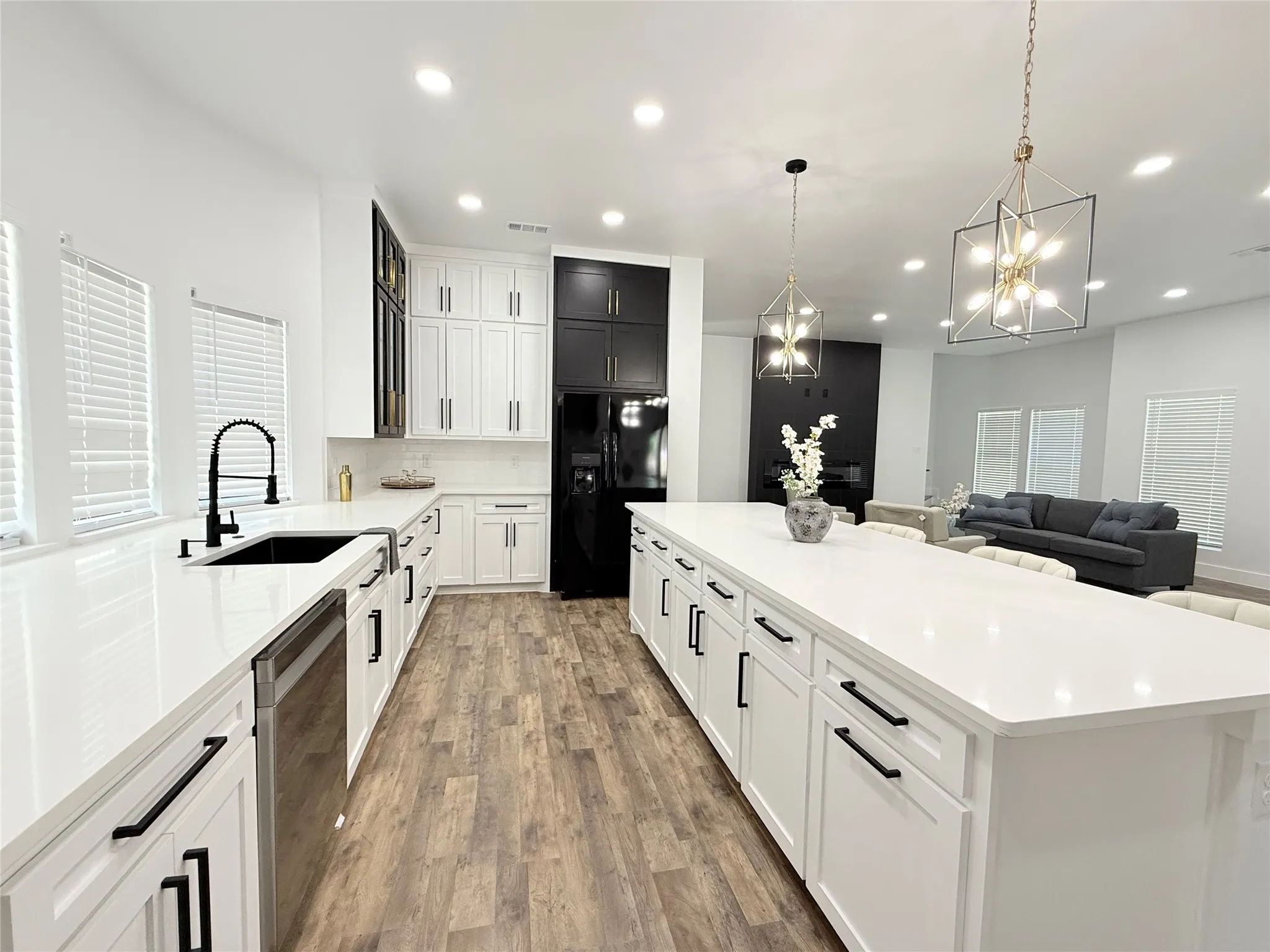 Single Family Residence For Rent in Dallas County , 4602 Sycamore Street, Dallas, Texas 75204, 4 Bedroom, 4 Bathroom, 2 Garage spaces, 3,000 Sqft, built in 2024, mls#21390211, Real Estate Agent in Dallas, Homes For Rent in Dallas county, Homes For Rent in Dallas, Realtor in Dallas Texas, Real Estate Brokerage Independent Realty Texas, Luminita Cordes Realtor