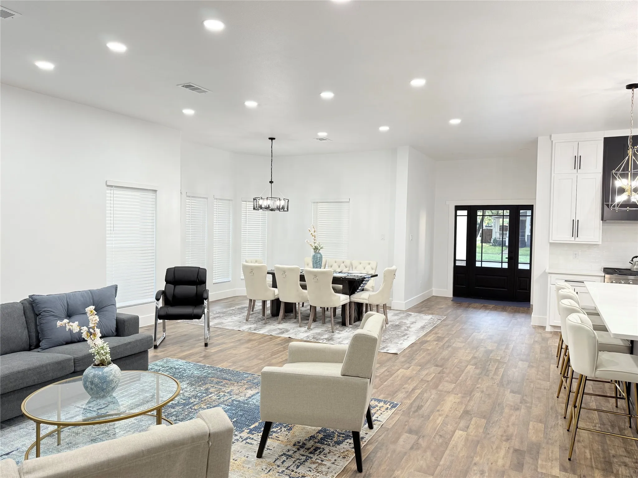 Single Family Residence For Rent in Dallas County , 4602 Sycamore Street, Dallas, Texas 75204, 4 Bedroom, 4 Bathroom, 2 Garage spaces, 3,000 Sqft, built in 2024, mls#21390211, Real Estate Agent in Dallas, Homes For Rent in Dallas county, Homes For Rent in Dallas, Realtor in Dallas Texas, Real Estate Brokerage Independent Realty Texas, Luminita Cordes Realtor