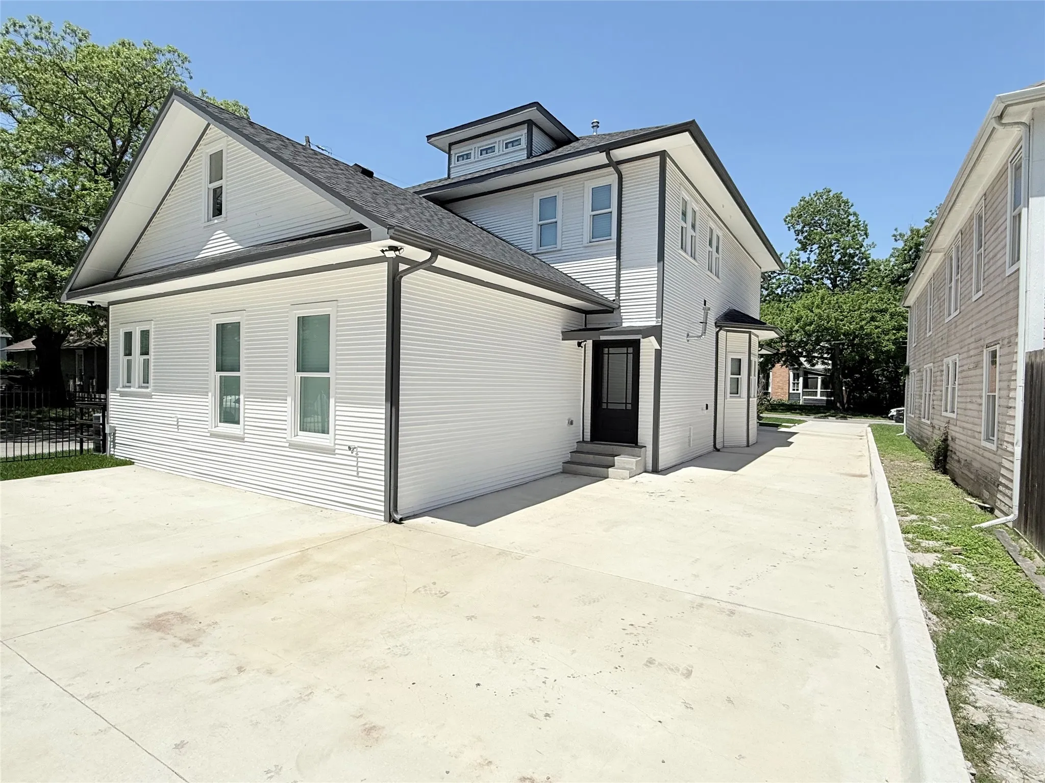 Single Family Residence For Rent in Dallas County , 4602 Sycamore Street, Dallas, Texas 75204, 4 Bedroom, 4 Bathroom, 2 Garage spaces, 3,000 Sqft, built in 2024, mls#21390211, Real Estate Agent in Dallas, Homes For Rent in Dallas county, Homes For Rent in Dallas, Realtor in Dallas Texas, Real Estate Brokerage Independent Realty Texas, Luminita Cordes Realtor