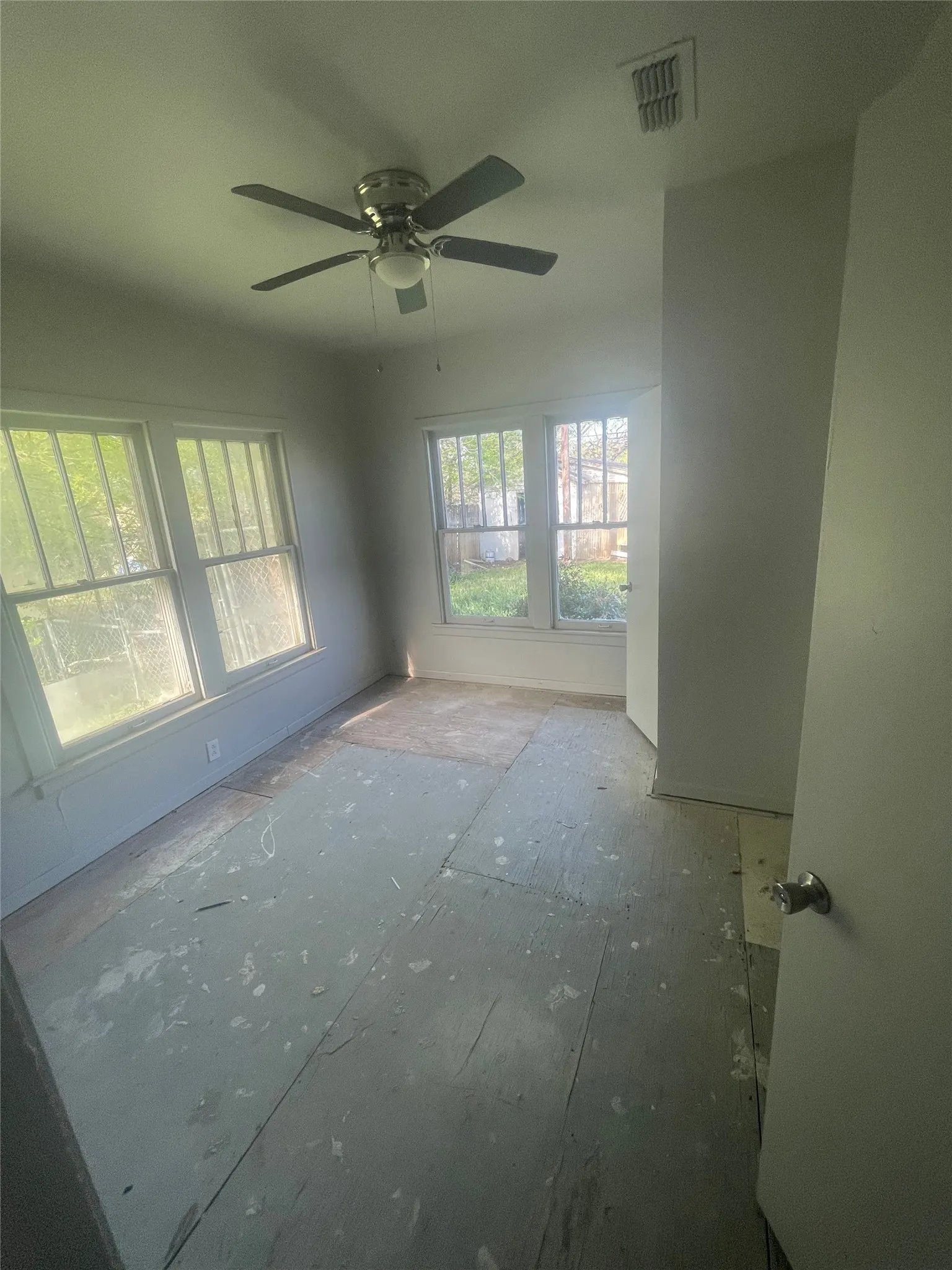 Single Family Residence For Rent in Taylor County , 1142 Grape Street, Abilene, Texas 79601, 3 Bedroom, 2 Bathroom, Garage spaces, 1,468 Sqft, built in 1930, mls#21390213, Real Estate Agent in Abilene, Homes For Rent in Taylor county, Homes For Rent in Abilene, Realtor in Abilene Texas, Real Estate Brokerage Independent Realty Texas, Luminita Cordes Realtor