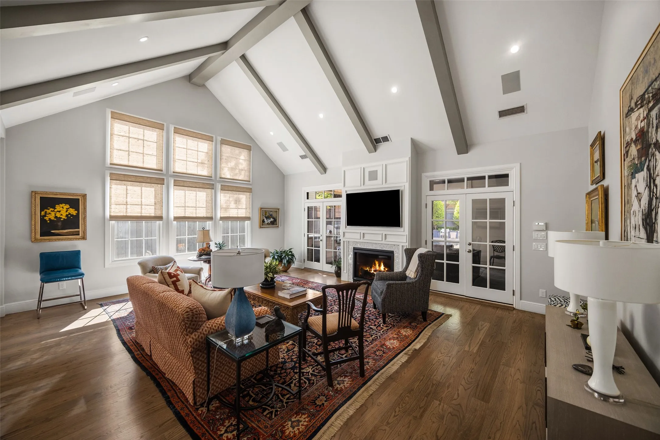 Single Family Residence For Sale in Dallas County , 5718 W Hanover Avenue, Dallas, Texas 75209, 4 Bedroom, 4 Bathroom, 2 Garage spaces, 3,213 Sqft, built in 2015, mls#21387687, Real Estate Agent in Dallas, Homes For Sale in Dallas county, Homes For Sale in Dallas, Realtor in Dallas Texas, Real Estate Brokerage Independent Realty Texas, Luminita Cordes Realtor