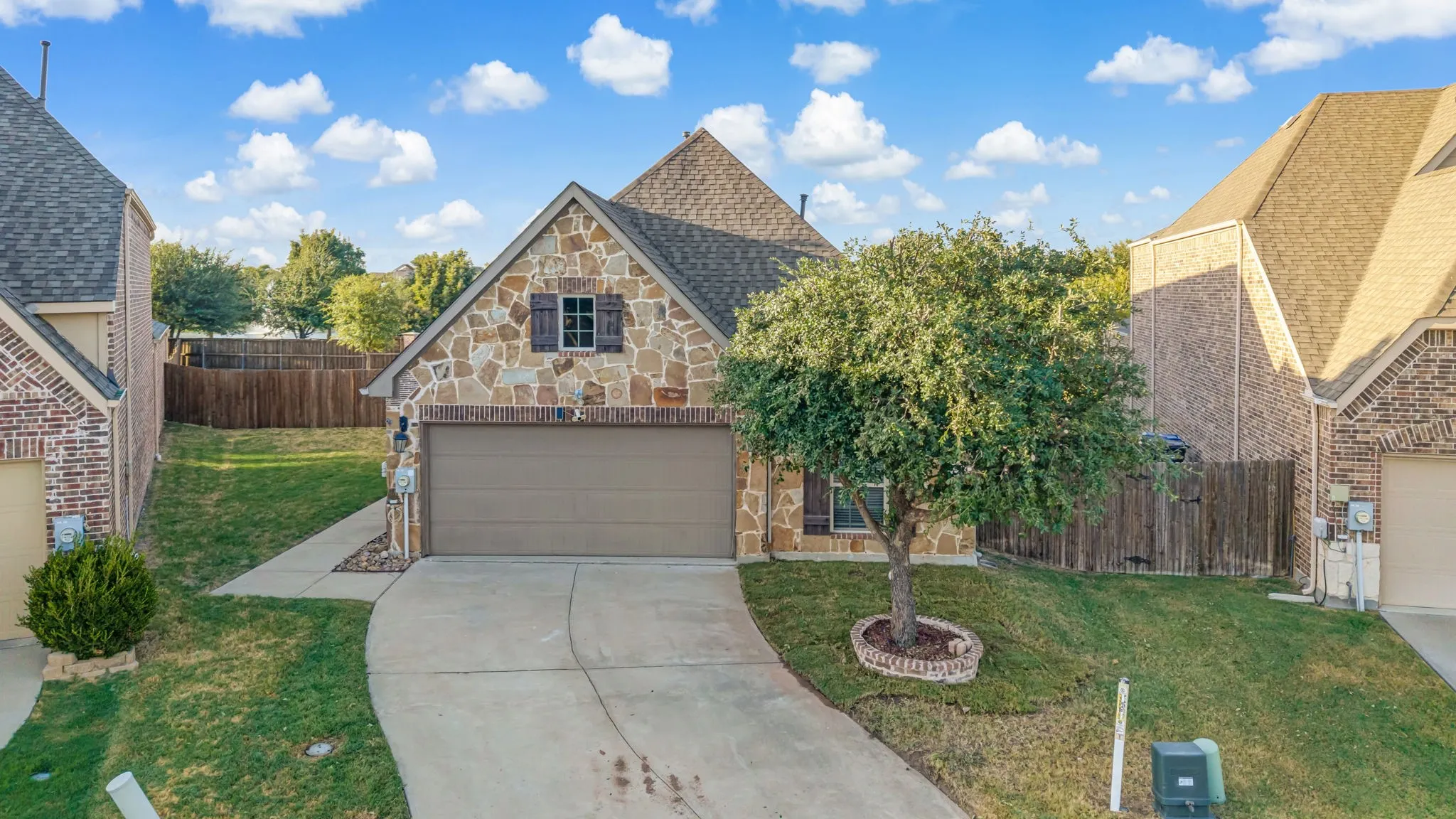 Single Family Residence For Sale in Collin County , 10228 Tanner Mill Drive, Mc Kinney, Texas 75072, 3 Bedroom, 2 Bathroom, 2 Garage spaces, 1,981 Sqft, built in 2016, mls#21383909, Real Estate Agent in Mc Kinney, Homes For Sale in Collin county, Homes For Sale in Mc Kinney, Realtor in Mc Kinney Texas, Real Estate Brokerage Independent Realty Texas, Luminita Cordes Realtor