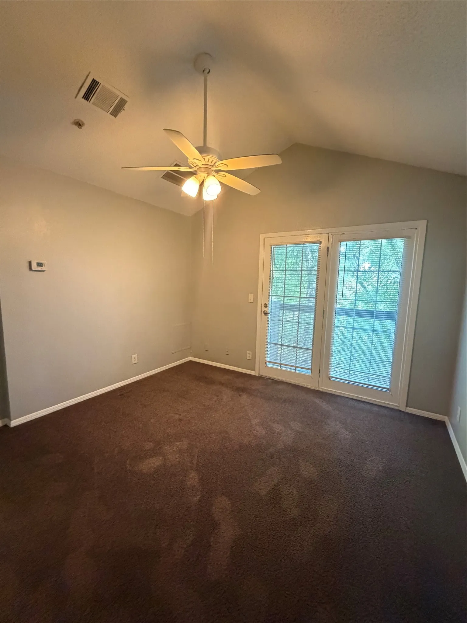 Townhouse For Rent in Dallas County , 7474 Fair Oaks Avenue, Dallas, Texas 75231, 2 Bedroom, 3 Bathroom, 1 Garage spaces, 1,392 Sqft, built in 1986, mls#21390218, Real Estate Agent in Dallas, Homes For Rent in Dallas county, Homes For Rent in Dallas, Realtor in Dallas Texas, Real Estate Brokerage Independent Realty Texas, Luminita Cordes Realtor