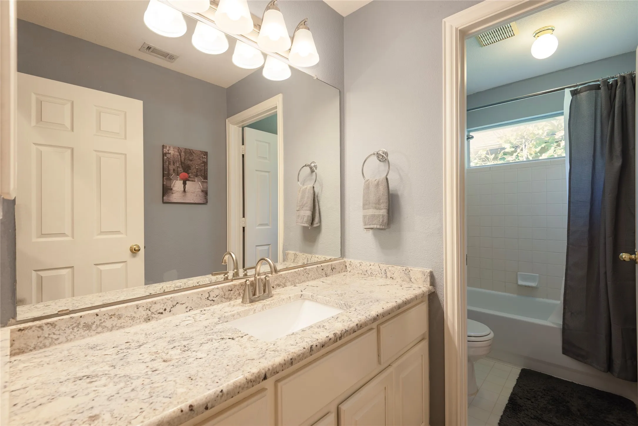 Single Family Residence For Sale in Denton County , 3013 Osage Lane, Denton, Texas 76210, 4 Bedroom, 4 Bathroom, 2 Garage spaces, 2,895 Sqft, built in 2000, mls#21358571, Real Estate Agent in Denton, Homes For Sale in Denton county, Homes For Sale in Denton, Realtor in Denton Texas, Real Estate Brokerage Independent Realty Texas, Luminita Cordes Realtor