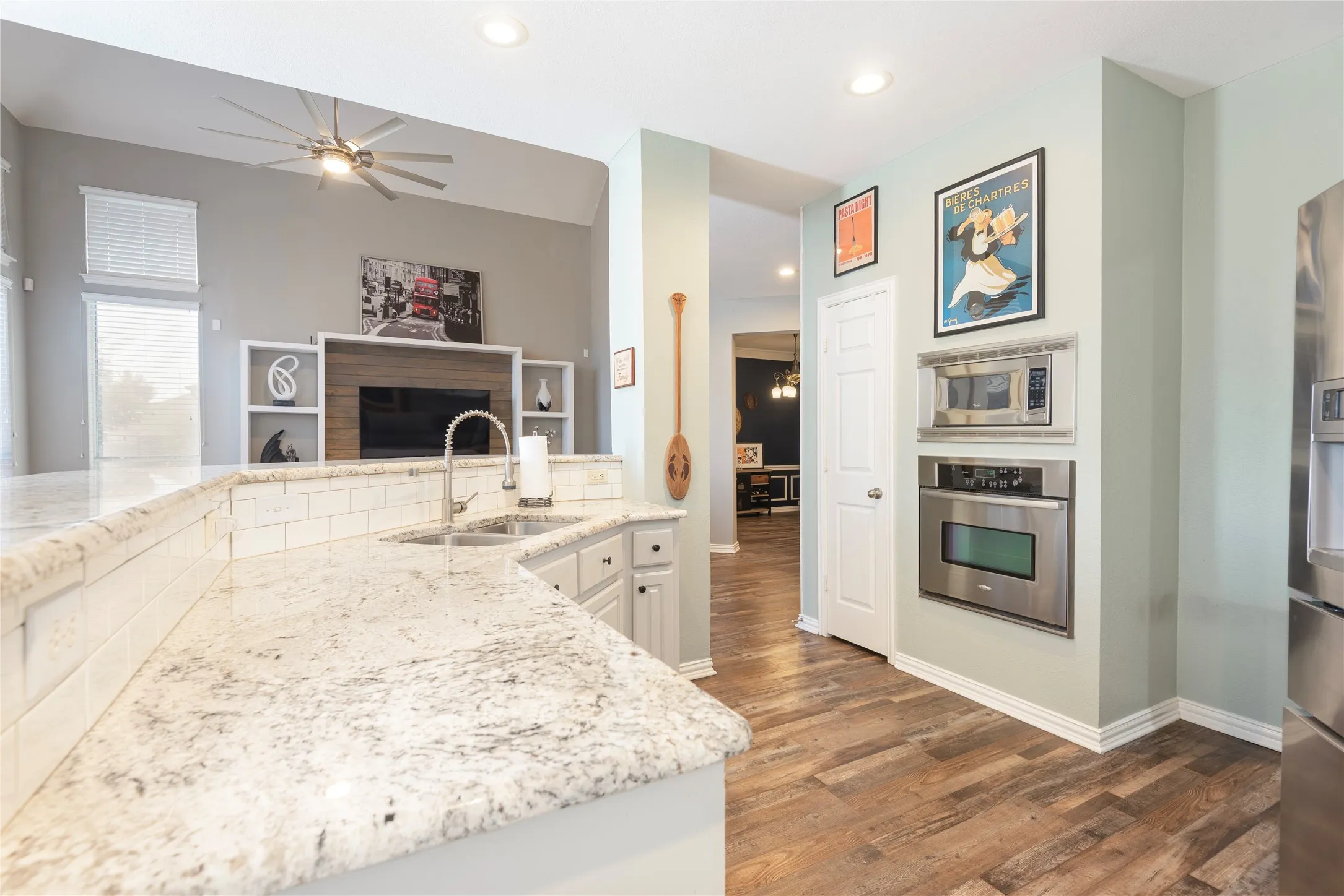 Rich granite counters.