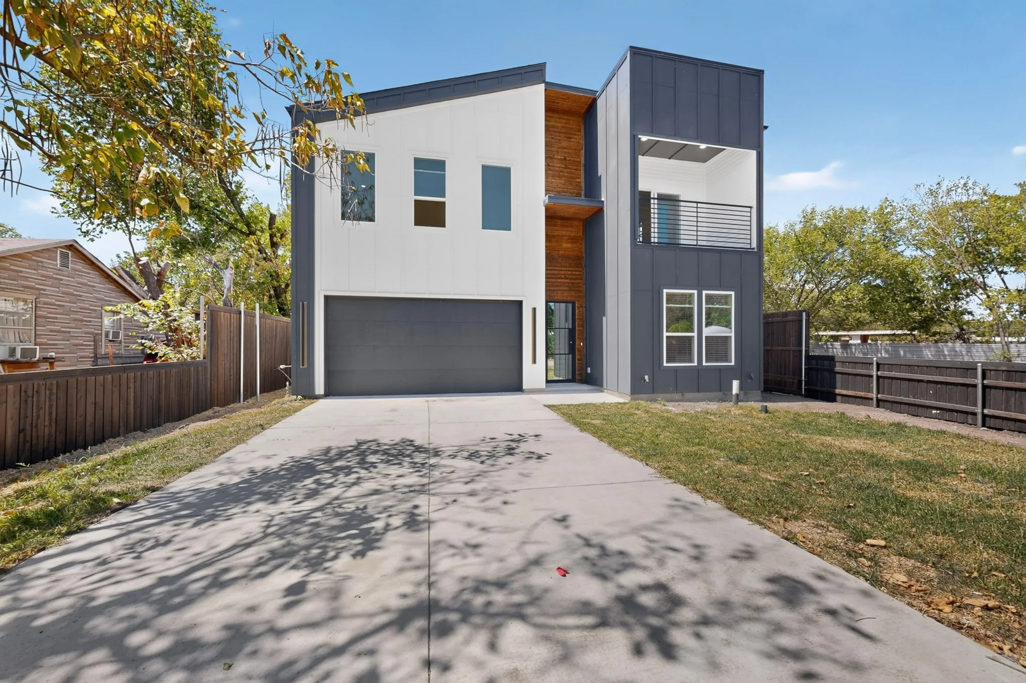 Single Family Residence For Sale in Dallas County , 3325 Hammerly Drive, Dallas, Texas 75212, 5 Bedroom, 4 Bathroom, 2 Garage spaces, 3,410 Sqft, built in 2026, mls#21390203, Real Estate Agent in Dallas, Homes For Sale in Dallas county, Homes For Sale in Dallas, Realtor in Dallas Texas, Real Estate Brokerage Independent Realty Texas, Luminita Cordes Realtor