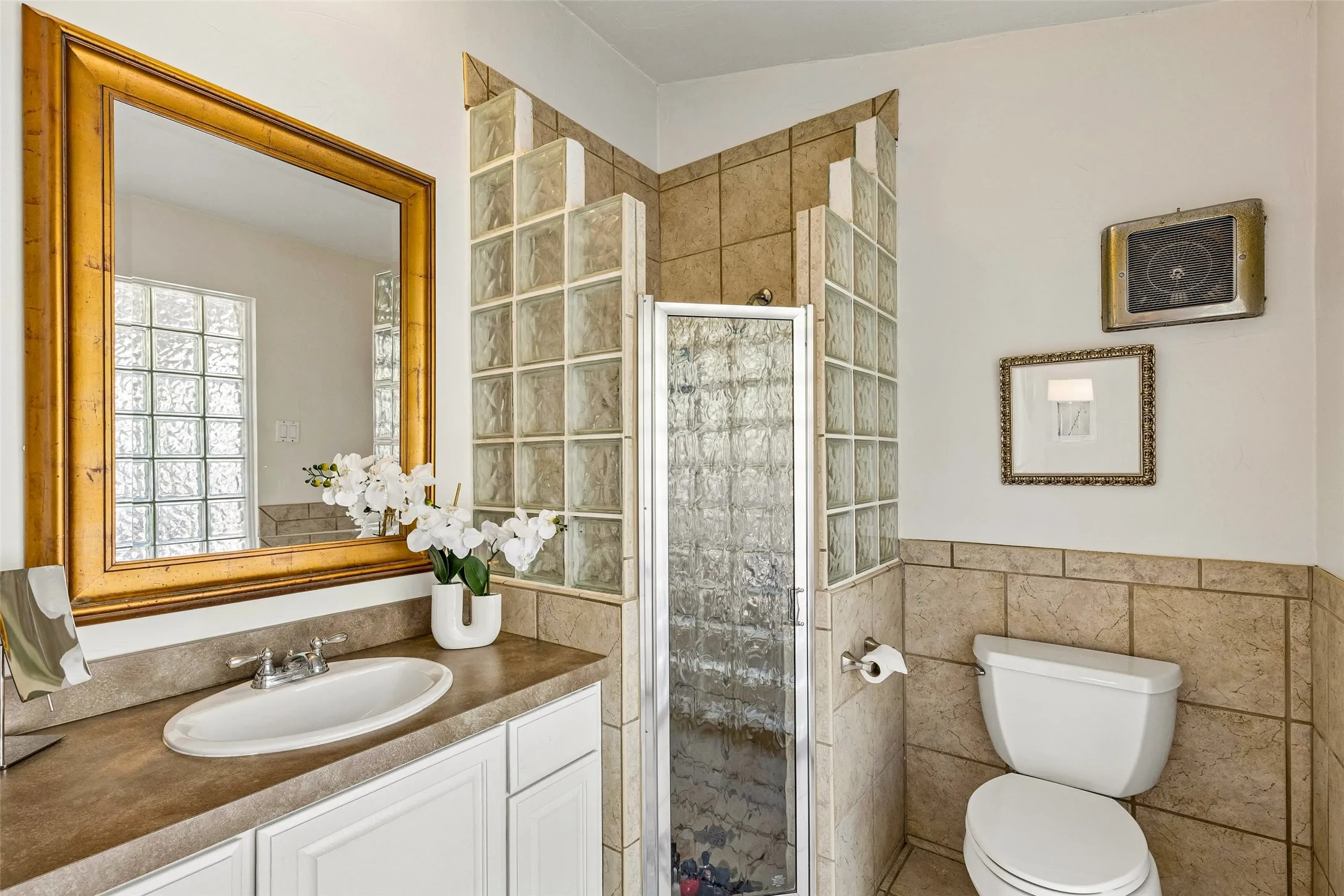 Single Family Residence For Sale in Dallas County , 9777 Broken Bow Road, Dallas, Texas 75238, 3 Bedroom, 2 Bathroom, 2 Garage spaces, 1,848 Sqft, built in 1962, mls#21390099, Real Estate Agent in Dallas, Homes For Sale in Dallas county, Homes For Sale in Dallas, Realtor in Dallas Texas, Real Estate Brokerage Independent Realty Texas, Luminita Cordes Realtor