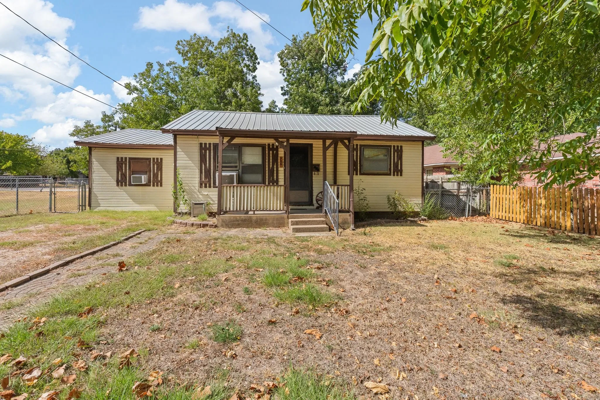 Single Family Residence For Sale