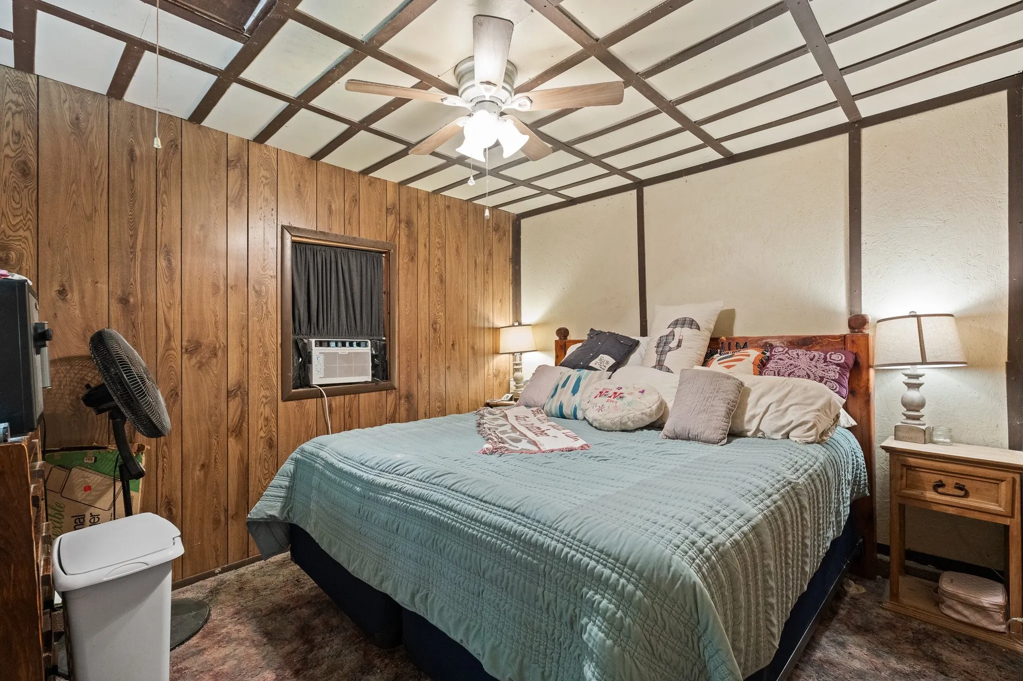 Single Family Residence For Sale in Johnson County , 706 W Lone Star Avenue, Cleburne, Texas 76033, 3 Bedroom, 1 Bathroom, Garage spaces, 936 Sqft, built in 1940, mls#21390207, Real Estate Agent in Cleburne, Homes For Sale in Johnson county, Homes For Sale in Cleburne, Realtor in Cleburne Texas, Real Estate Brokerage Independent Realty Texas, Luminita Cordes Realtor